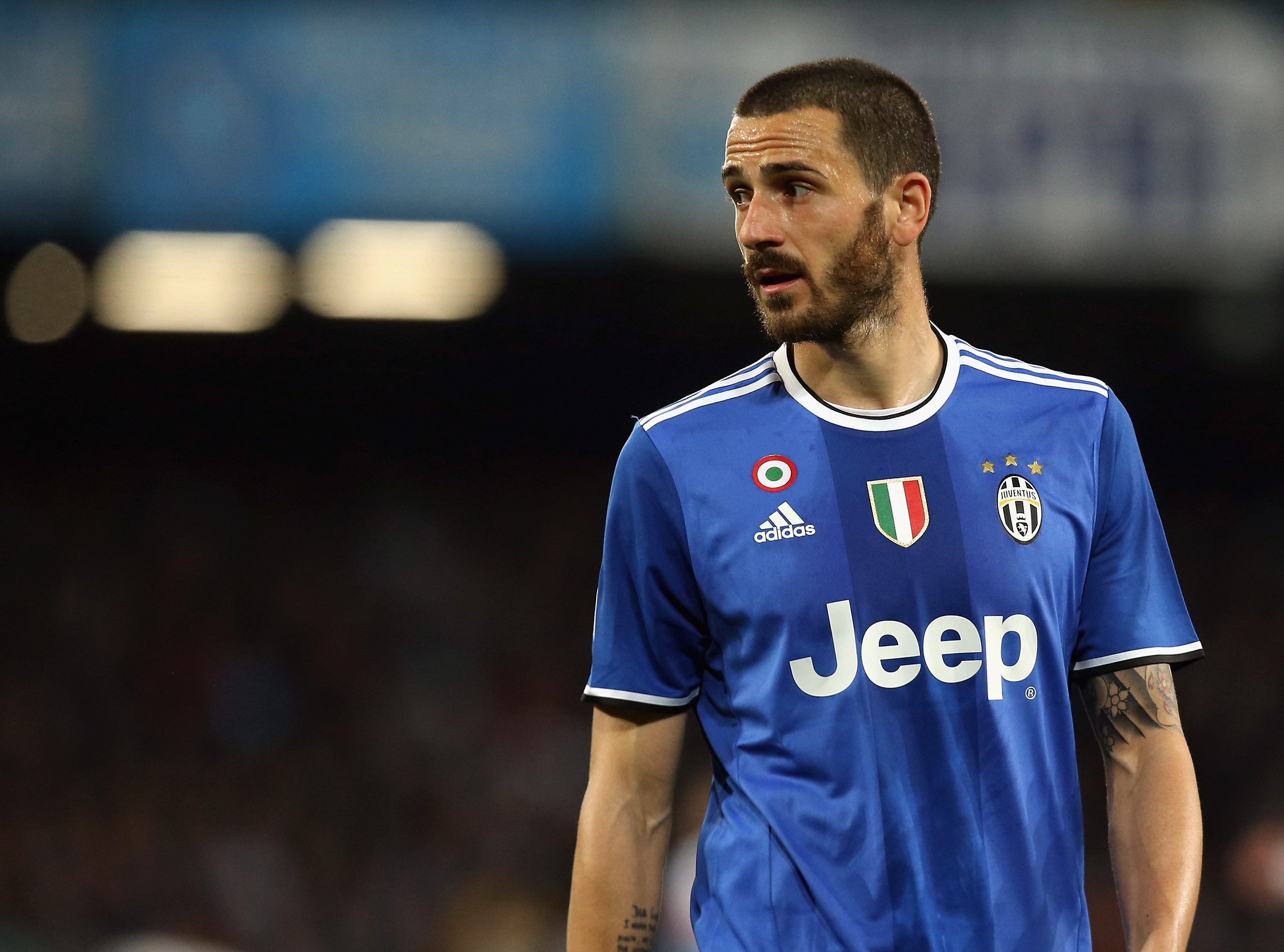 NAPLES, ITALY - APRIL 02: Leonardo Bonucci of Juventus during the Serie A match between SSC Napoli and Juventus FC at Stadio San Paolo on April 2, 2017 in Naples, Italy.  (Photo by Maurizio Lagana/Getty Images)