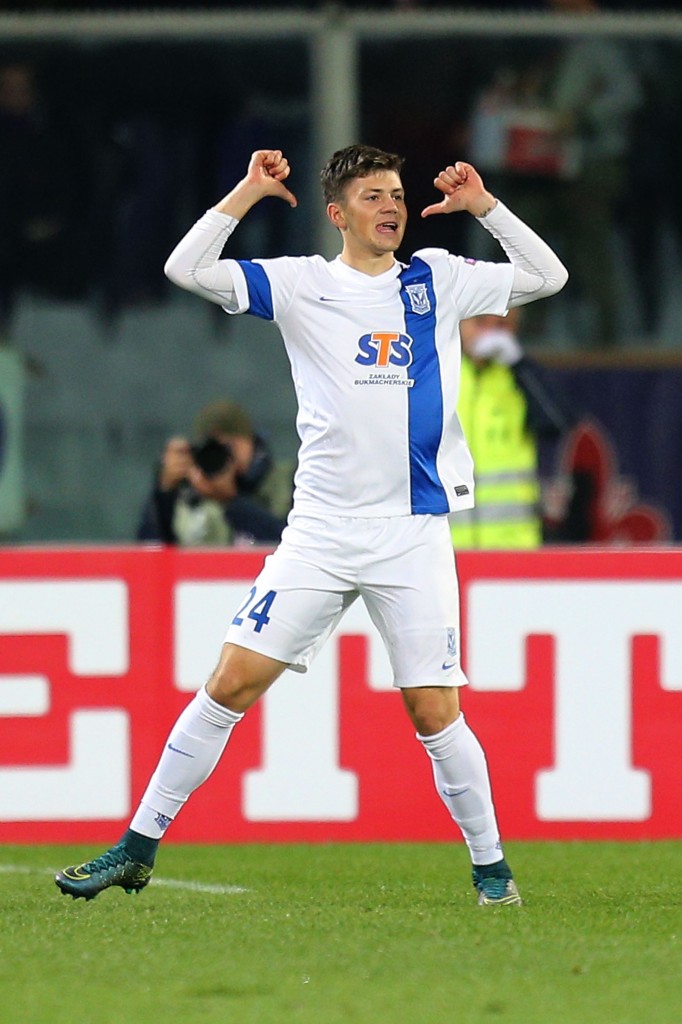 FLORENCE, ITALY - OCTOBER 22: Dawid Kownacki of KKS Lech Poznan celebrates after scoring a goal during the UEFA Europa League group I match between ACF Fiorentina and KKS Lech Poznan on October 22, 2015 in Florence, Italy. (Photo by Gabriele Maltinti/Getty Images)