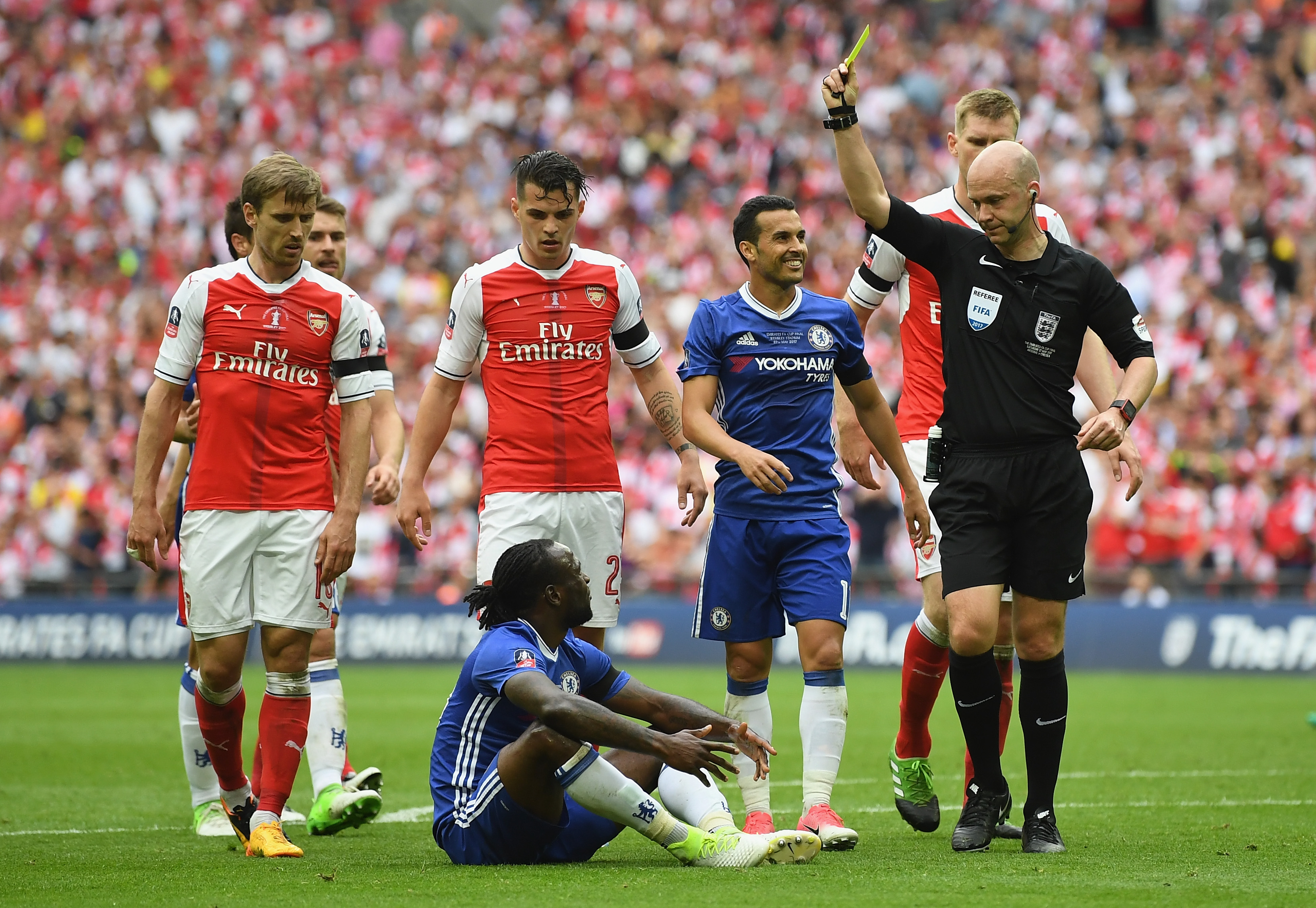LONDON, ENGLAND - MAY 27: Victor Moses of Chelsea is show his second yellow by referee Anthony Taylor during The Emirates FA Cup Final between Arsenal and Chelsea at Wembley Stadium on May 27, 2017 in London, England. (Photo by Mike Hewitt/Getty Images)