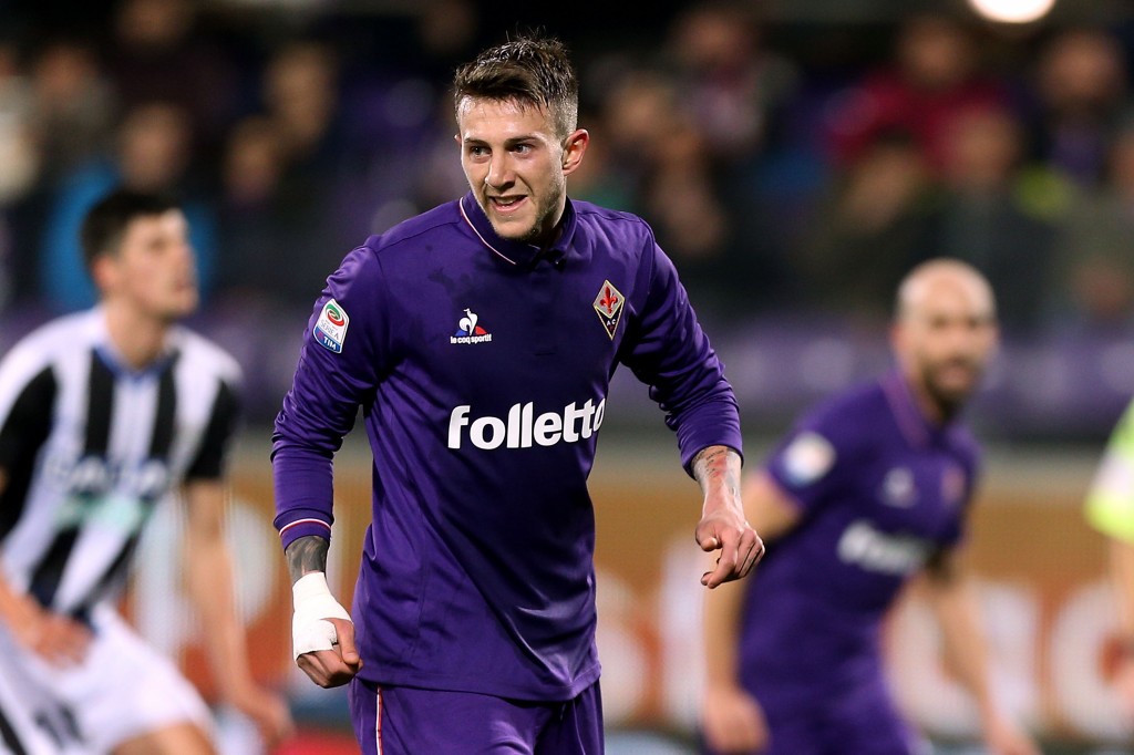 FLORENCE, ITALY - FEBRUARY 11: Federico Bernardeschi of ACF Fiorentina celebrates after scoring a goal during the Serie A match between ACF Fiorentina and Udinese Calcio at Stadio Artemio Franchi on February 11, 2017 in Florence, Italy. (Photo by Gabriele Maltinti/Getty Images)