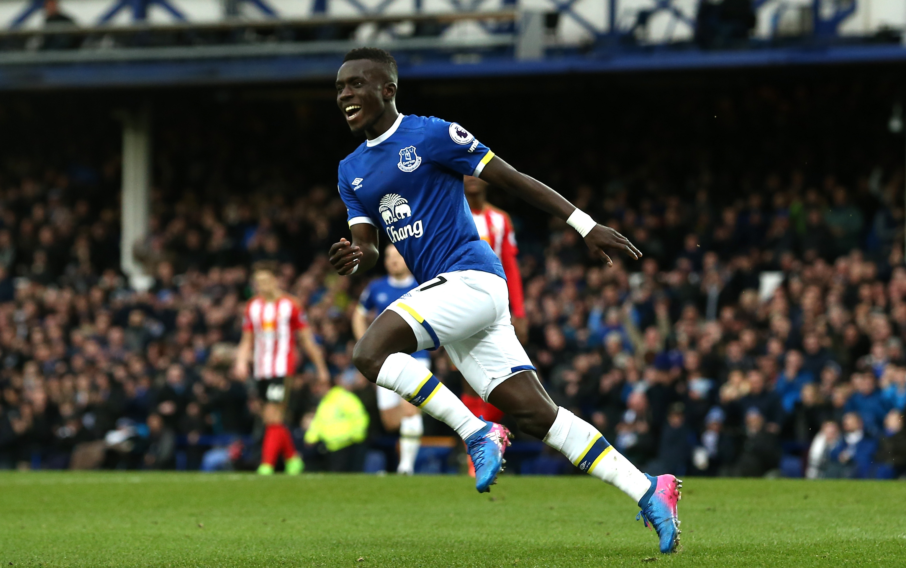 LIVERPOOL, ENGLAND - FEBRUARY 25: Idrissa Gueye of Everton celebrates scoring his sides first goal during the Premier League match between Everton and Sunderland at Goodison Park on February 25, 2017 in Liverpool, England. (Photo by Jan Kruger/Getty Images)