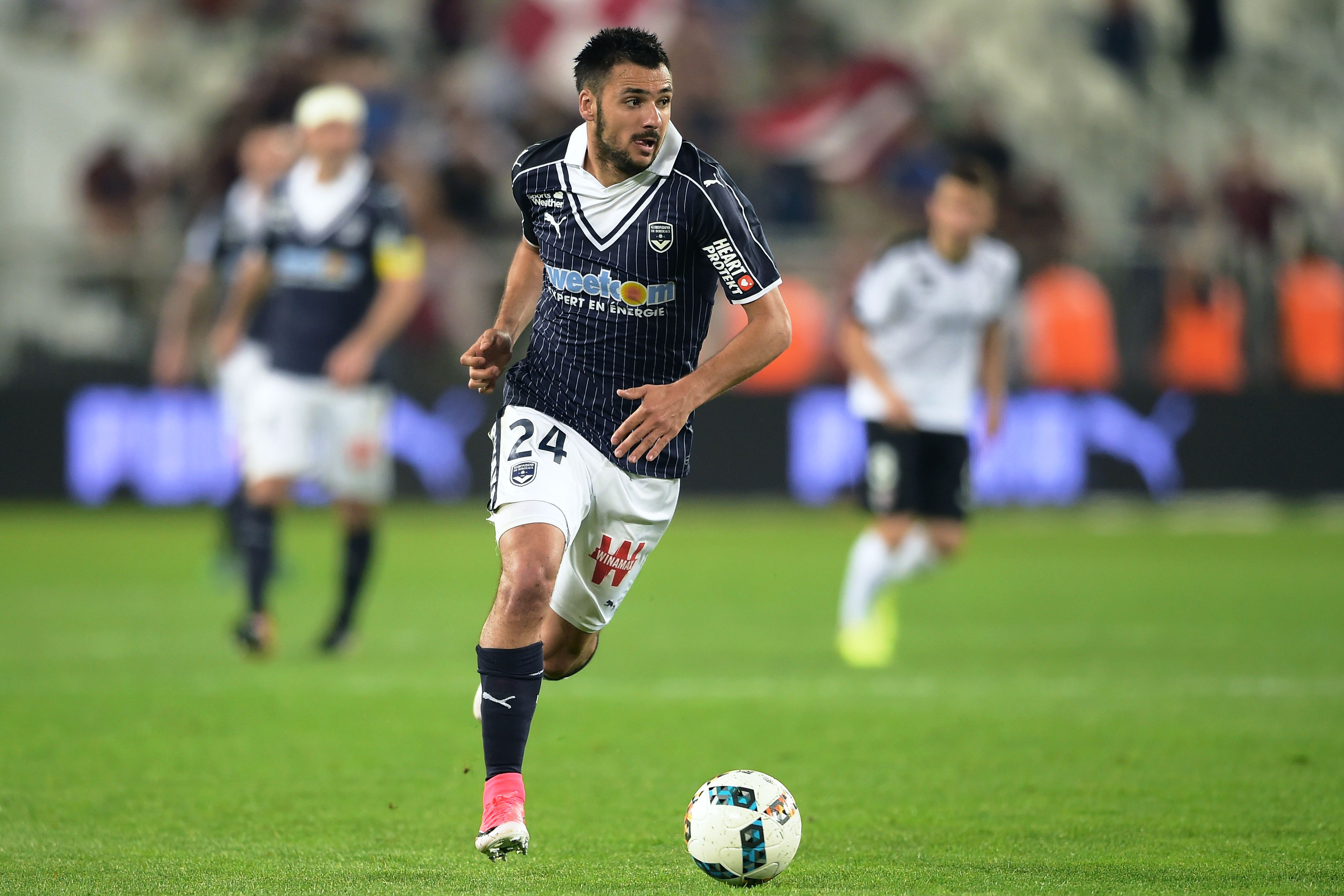 Bordeaux's French forward Gaetan Laborde runs with the ball during the French L1 football match between Bordeaux (FCGB) and Metz (FCM) on April 8, 2017, at the Matmut Atlantique Stadium in Bordeaux, southwestern France. / AFP PHOTO / NICOLAS TUCAT (Photo credit should read NICOLAS TUCAT/AFP/Getty Images)