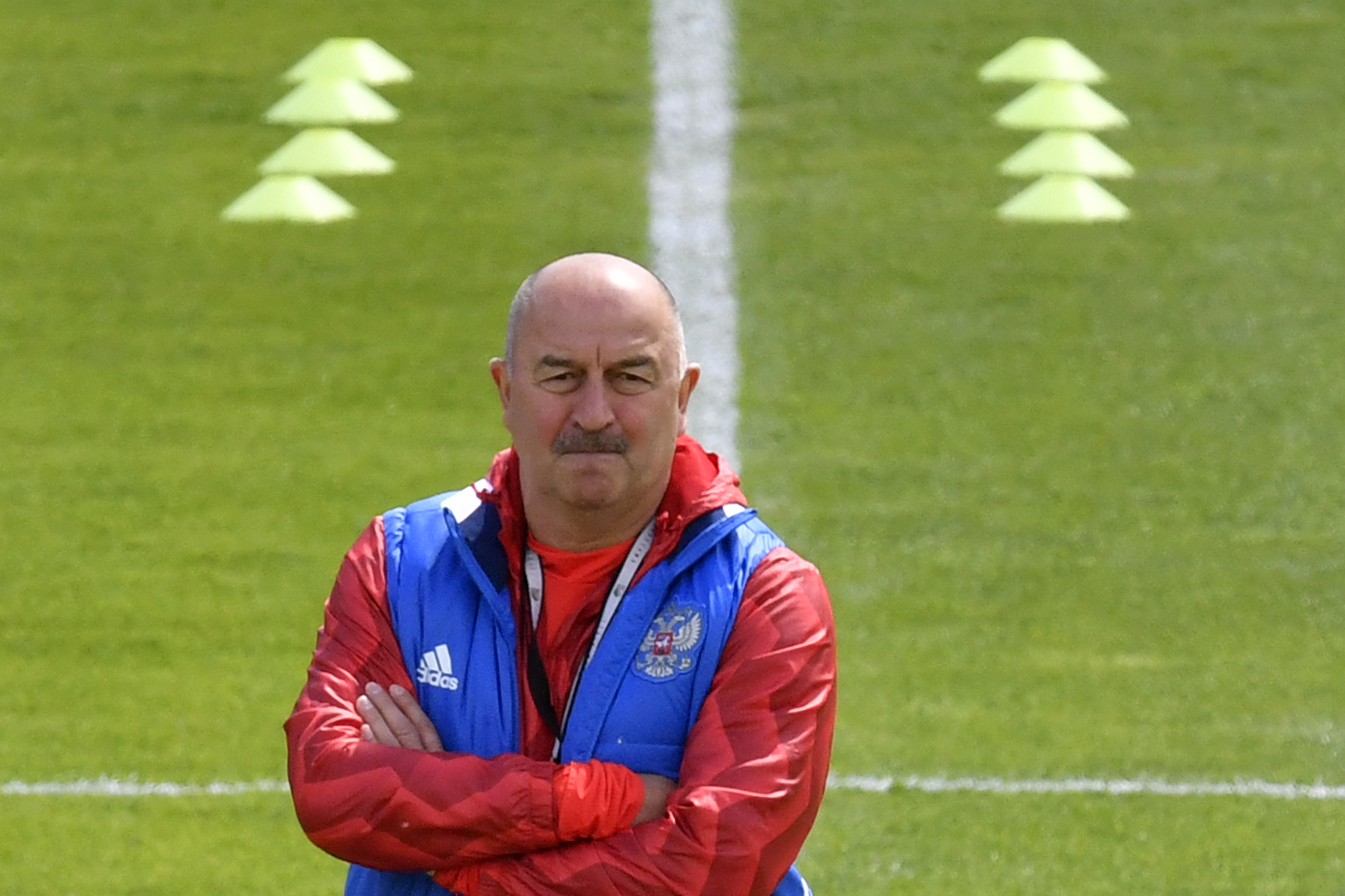 Russia's national football team head coach Stanislav Cherchesov leads a training session on June 7, 2017 at Moscow's Eduard Streltsov Stadium, as part of the team's preparation for the upcoming 2017 FIFA Confederations Cup. / AFP PHOTO / Yuri KADOBNOV (Photo credit should read YURI KADOBNOV/AFP/Getty Images)