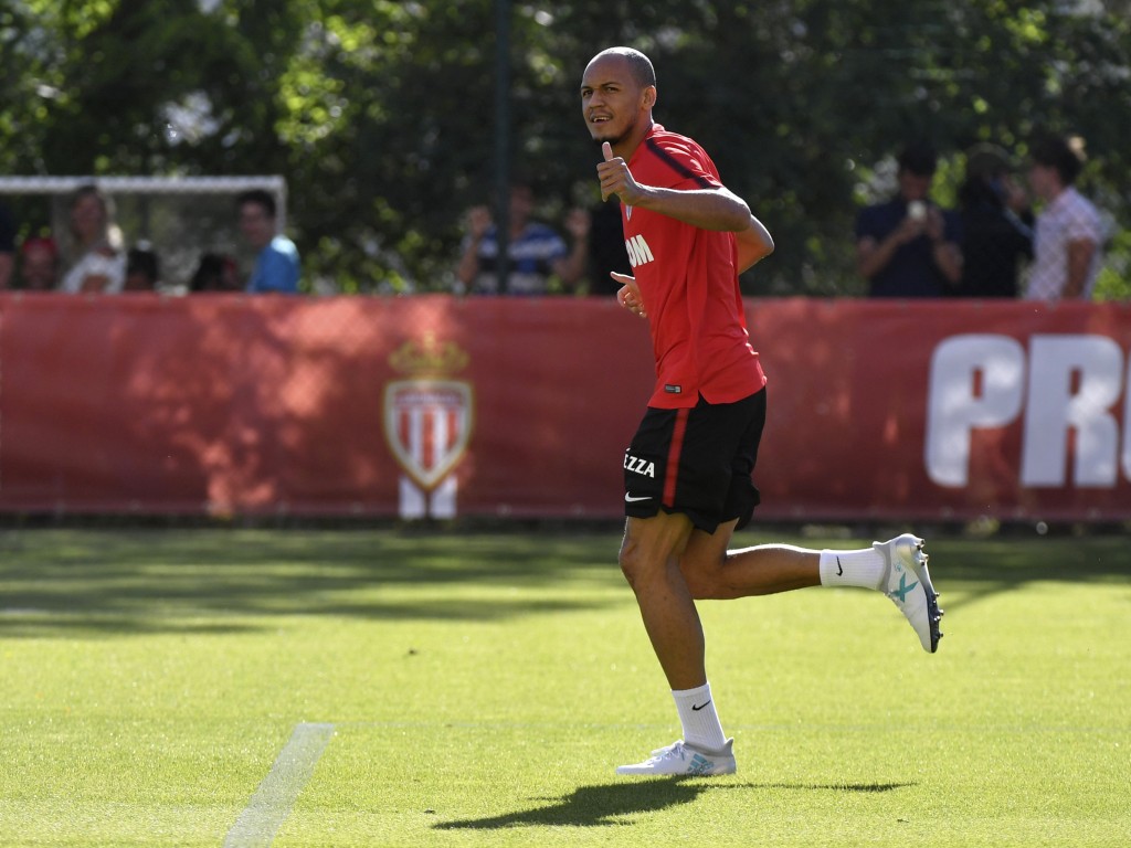 Thumbs up to a Manchester United move? (Photo courtesy - Yann Coatsaliou/AFP/Getty Images)