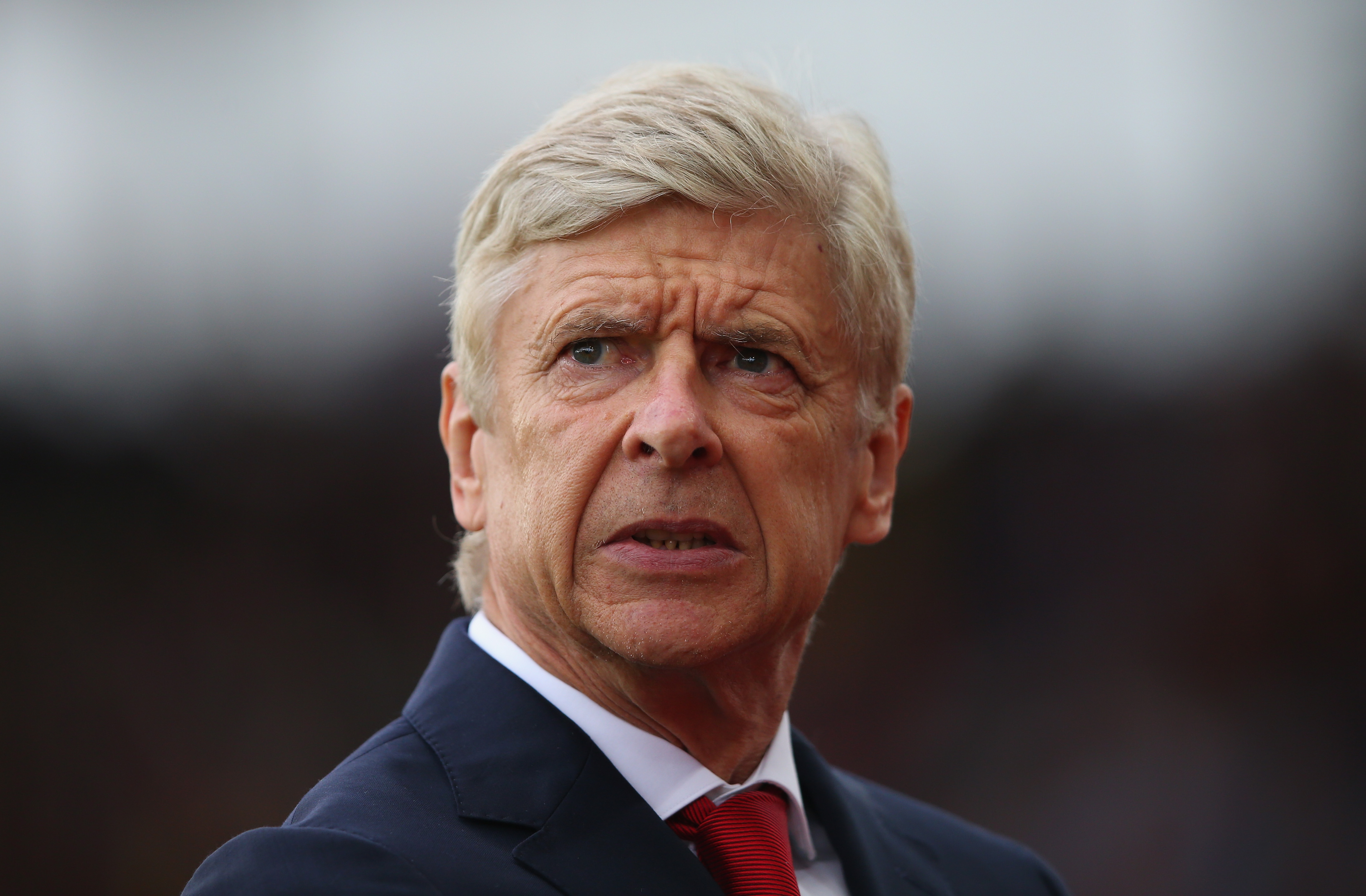STOKE ON TRENT, ENGLAND - AUGUST 19: Arsene Wenger, Manager of Arsenal looks on prior to the Premier League match between Stoke City and Arsenal at Bet365 Stadium on August 19, 2017 in Stoke on Trent, England. (Photo by Alex Livesey/Getty Images)