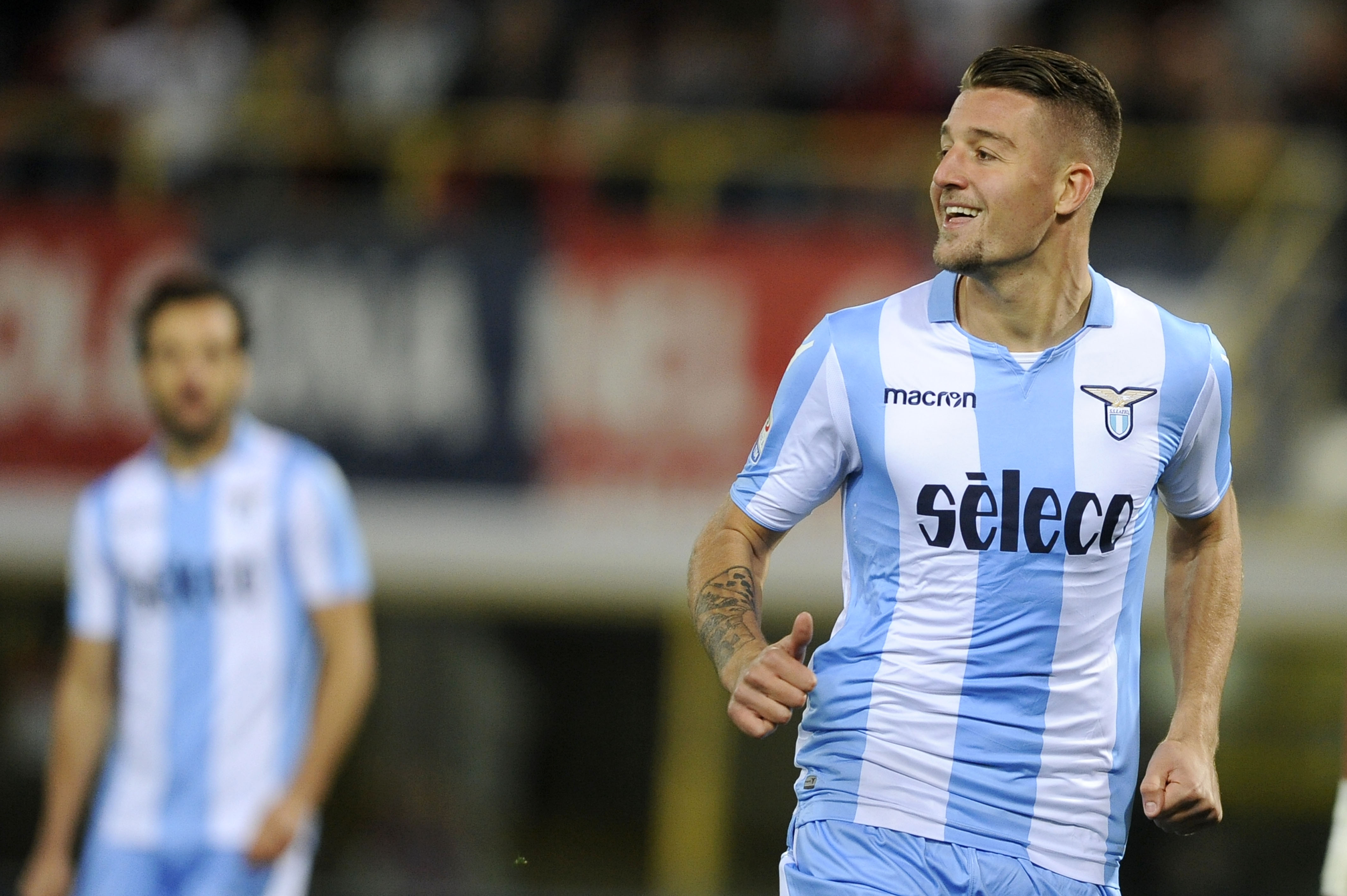 BOLOGNA, BOLOGNA - OCTOBER 25: Sergej Milinkovic Savic of SS Lazio celebrate a opening goal during the Serie A match between Bologna FC and SS Lazio at Stadio Renato Dall'Ara on October 25, 2017 in Bologna, Italy. (Photo by Marco Rosi/Getty Images)