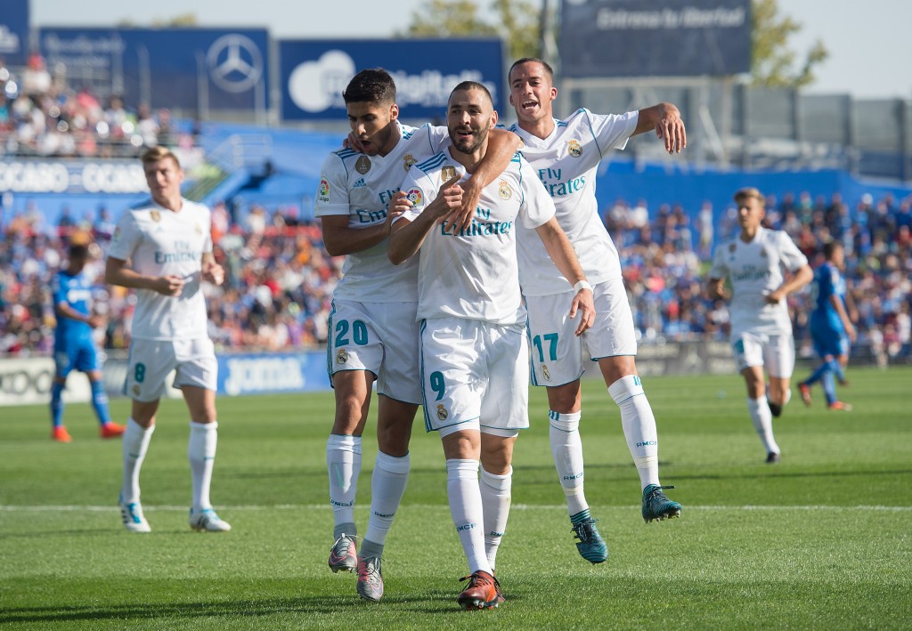 GETAFE, SPAIN - OCTOBER 14: Karim Benzema of Real Madrid CF celebrates after scoring his team's opening goal during the La Liga match between Getafe and Real Madrid at Coliseum Alfonso Perez on October 14, 2017 in Getafe, Spain. (Photo by Denis Doyle/Getty Images)