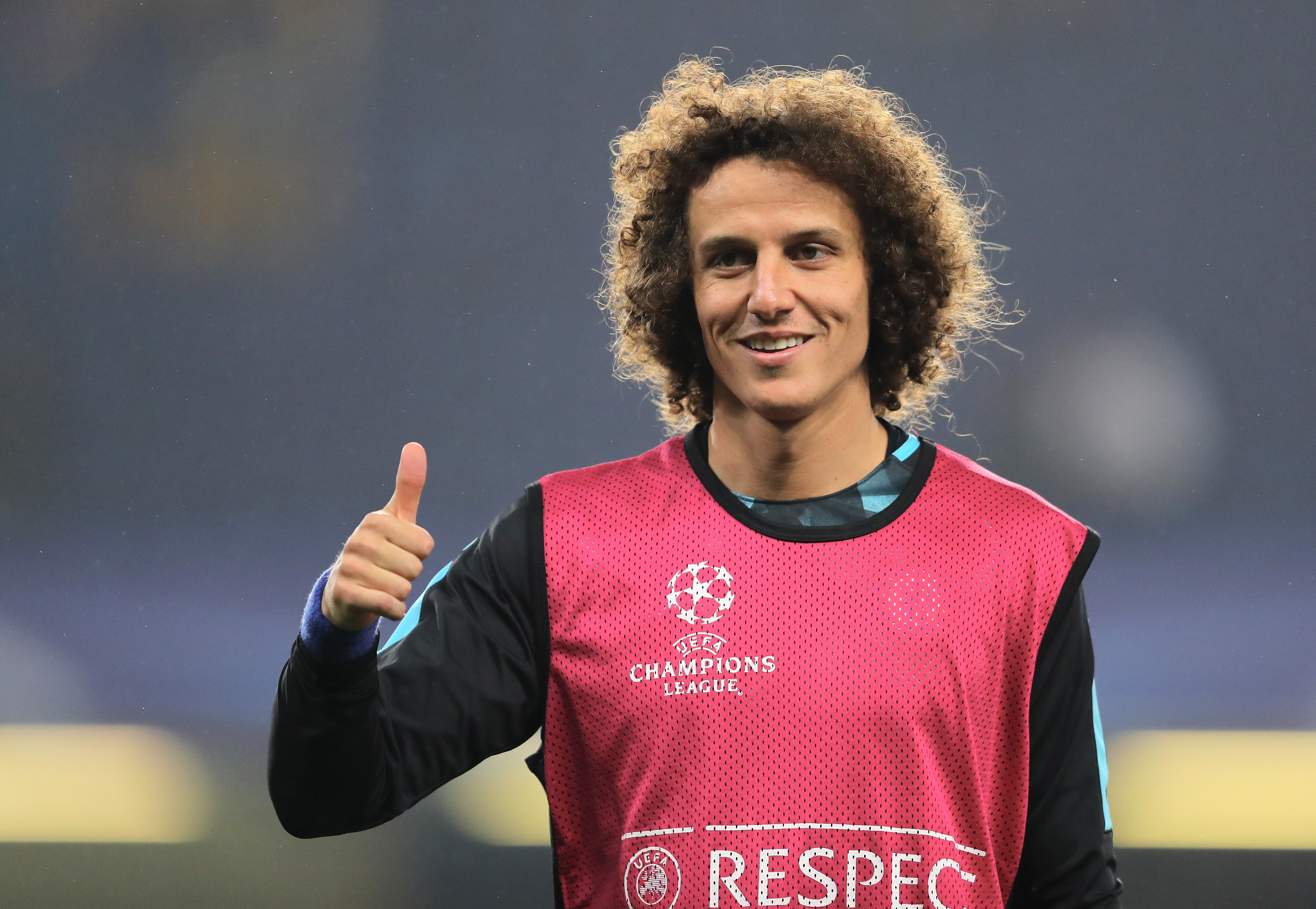 LONDON, ENGLAND - OCTOBER 18:  David Luiz of Chelsea warms up during the UEFA Champions League group C match between Chelsea FC and AS Roma at Stamford Bridge on October 18, 2017 in London, United Kingdom.  (Photo by Richard Heathcote/Getty Images)