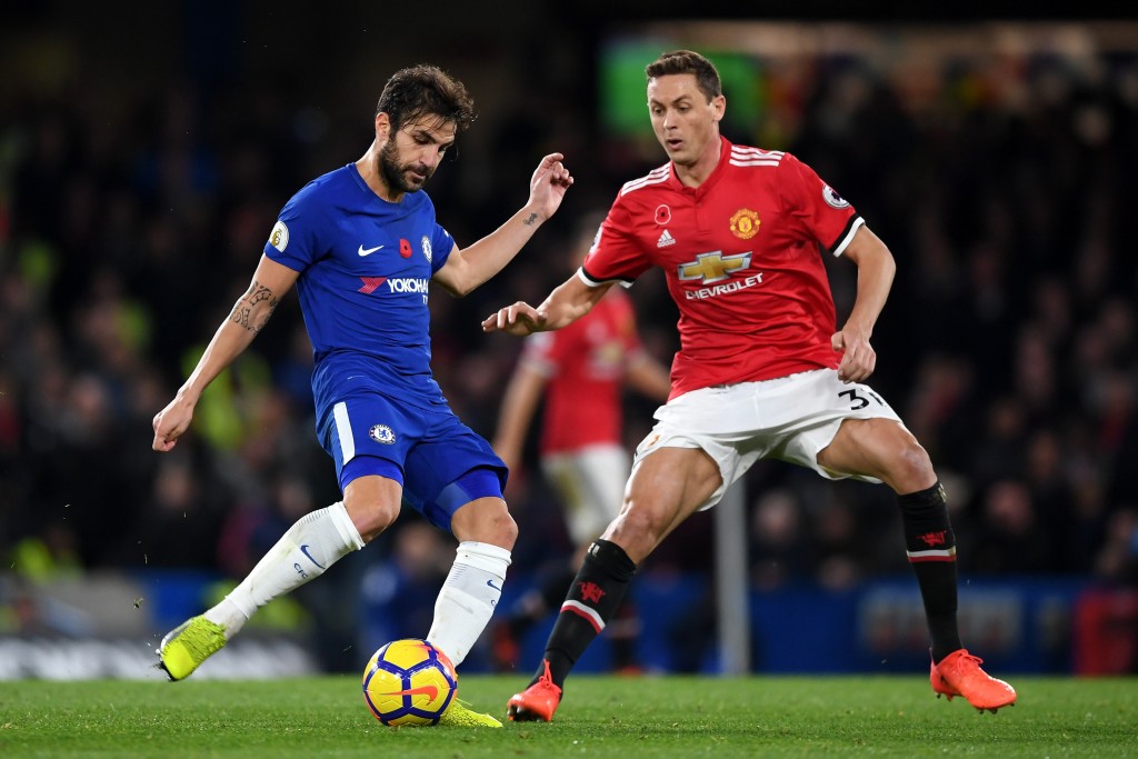 LONDON, ENGLAND - NOVEMBER 05: Cesc Fabregas of Chelsea and Nemanja Matic of Manchester United battle for possession during the Premier League match between Chelsea and Manchester United at Stamford Bridge on November 5, 2017 in London, England. (Photo by Shaun Botterill/Getty Images)