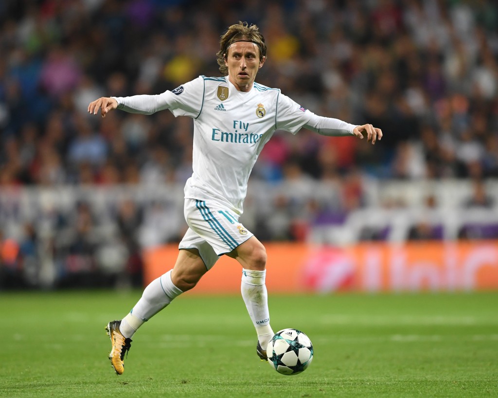 MADRID, SPAIN - OCTOBER 17: Luka Modric of Real Madrid in action during the UEFA Champions League group H match between Real Madrid and Tottenham Hotspur at Estadio Santiago Bernabeu on October 17, 2017 in Madrid, Spain. (Photo by Laurence Griffiths/Getty Images)