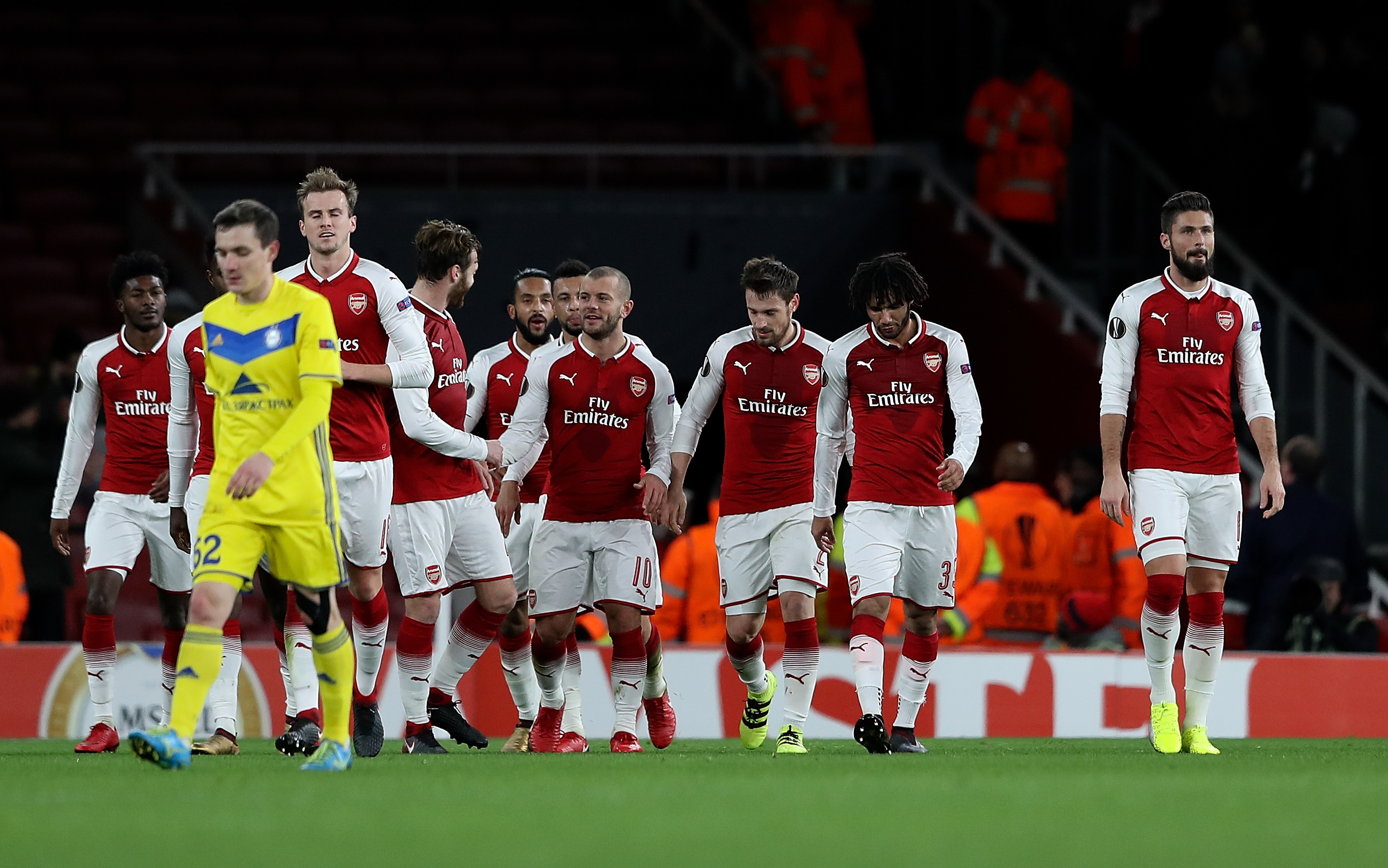 LONDON, ENGLAND - DECEMBER 07: Jack Wilshere of Arsenal celebrates with team mates after scoring his team's second goal of the game during the UEFA Europa League group H match between Arsenal FC and BATE Borisov at Emirates Stadium on December 7, 2017 in London, United Kingdom. (Photo by Matthew Lewis/Getty Images)