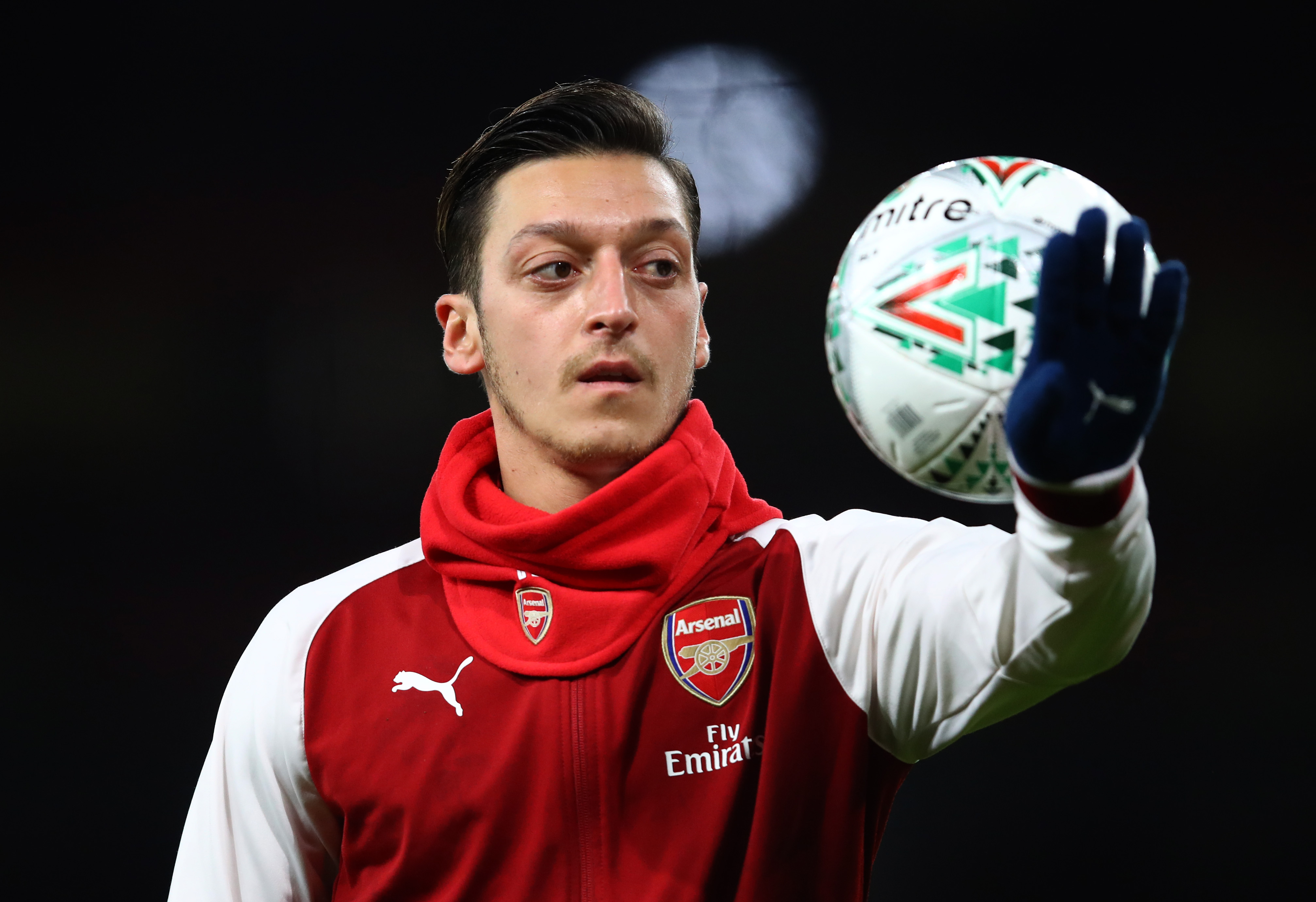 LONDON, ENGLAND - JANUARY 24:  Mesut Ozil of Arsenal warms up during the Carabao Cup Semi-Final Second Leg at Emirates Stadium on January 24, 2018 in London, England.  (Photo by Julian Finney/Getty Images)