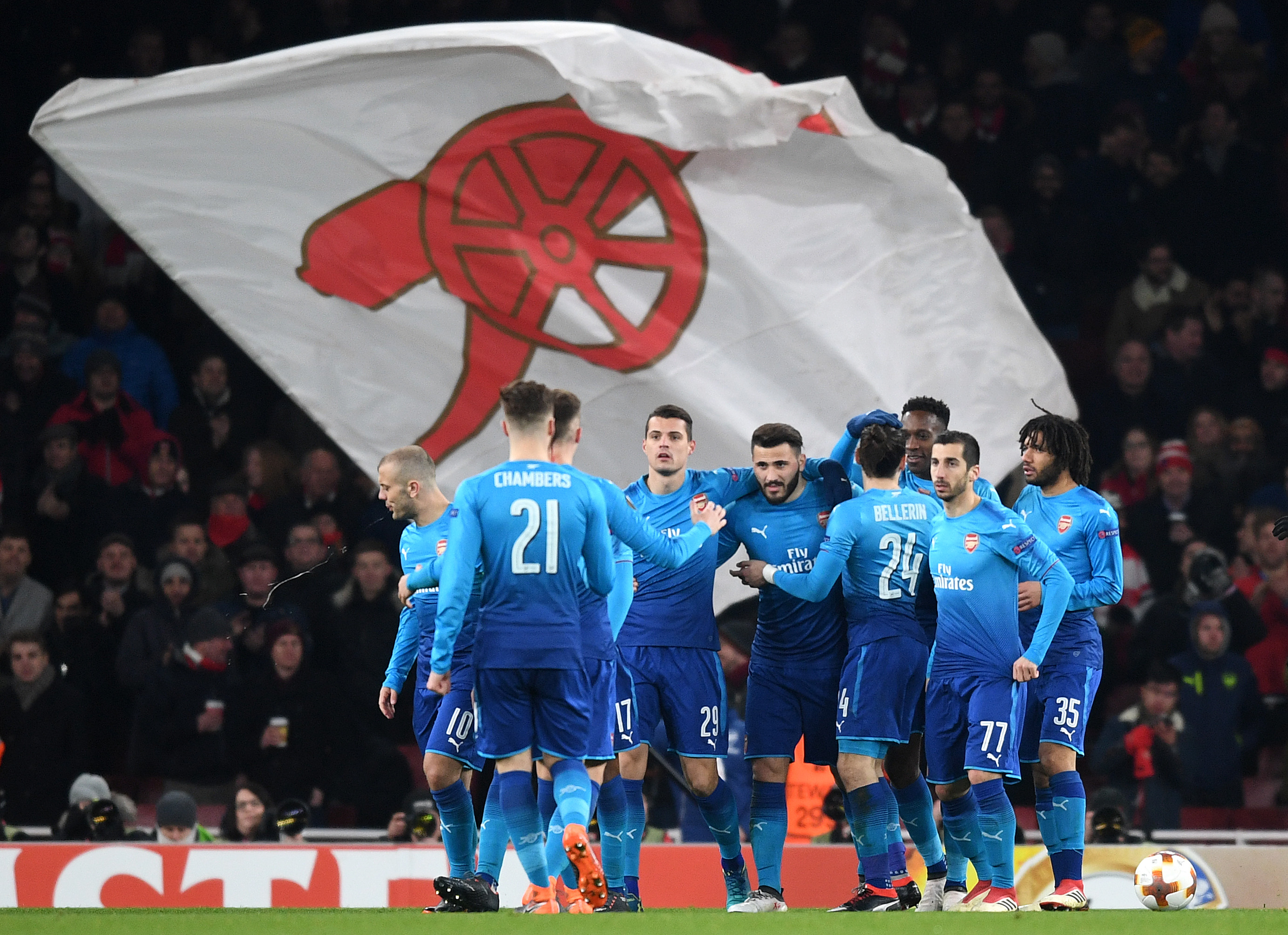 LONDON, ENGLAND - FEBRUARY 22:  Sead Kolasinac of Arsenal celebrates scoring the first Arsenal goal with team mates during UEFA Europa League Round of 32 match between Arsenal and Ostersunds FK at the Emirates Stadium on February 22, 2018 in London, United Kingdom.  (Photo by Michael Regan/Getty Images)