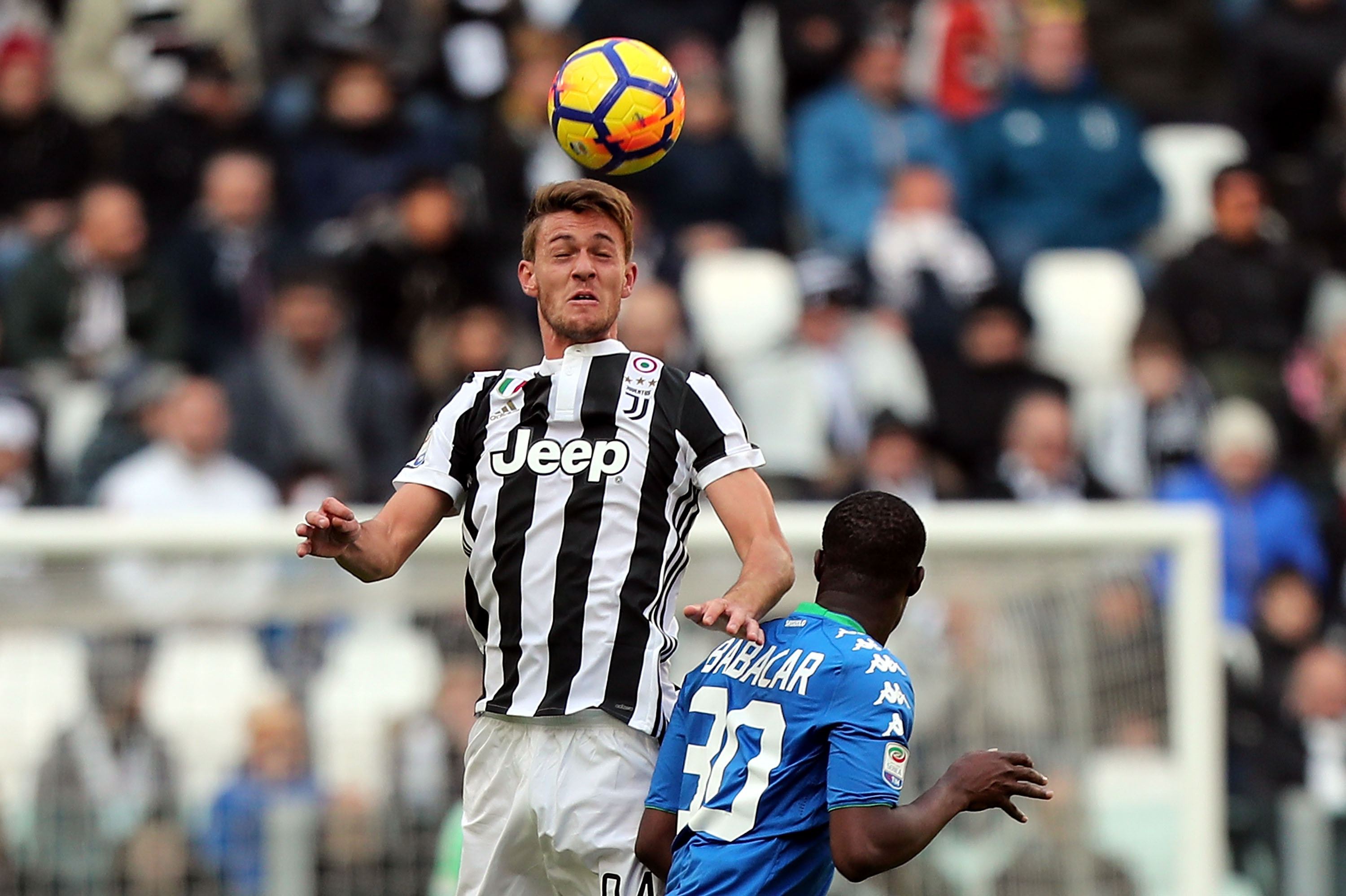 TURIN, ITALY - FEBRUARY 04: Daniele Rugani of Juventus in action during the serie A match between Juventus and US Sassuolo on February 4, 2018 in Turin, Italy.  (Photo by Gabriele Maltinti/Getty Images)