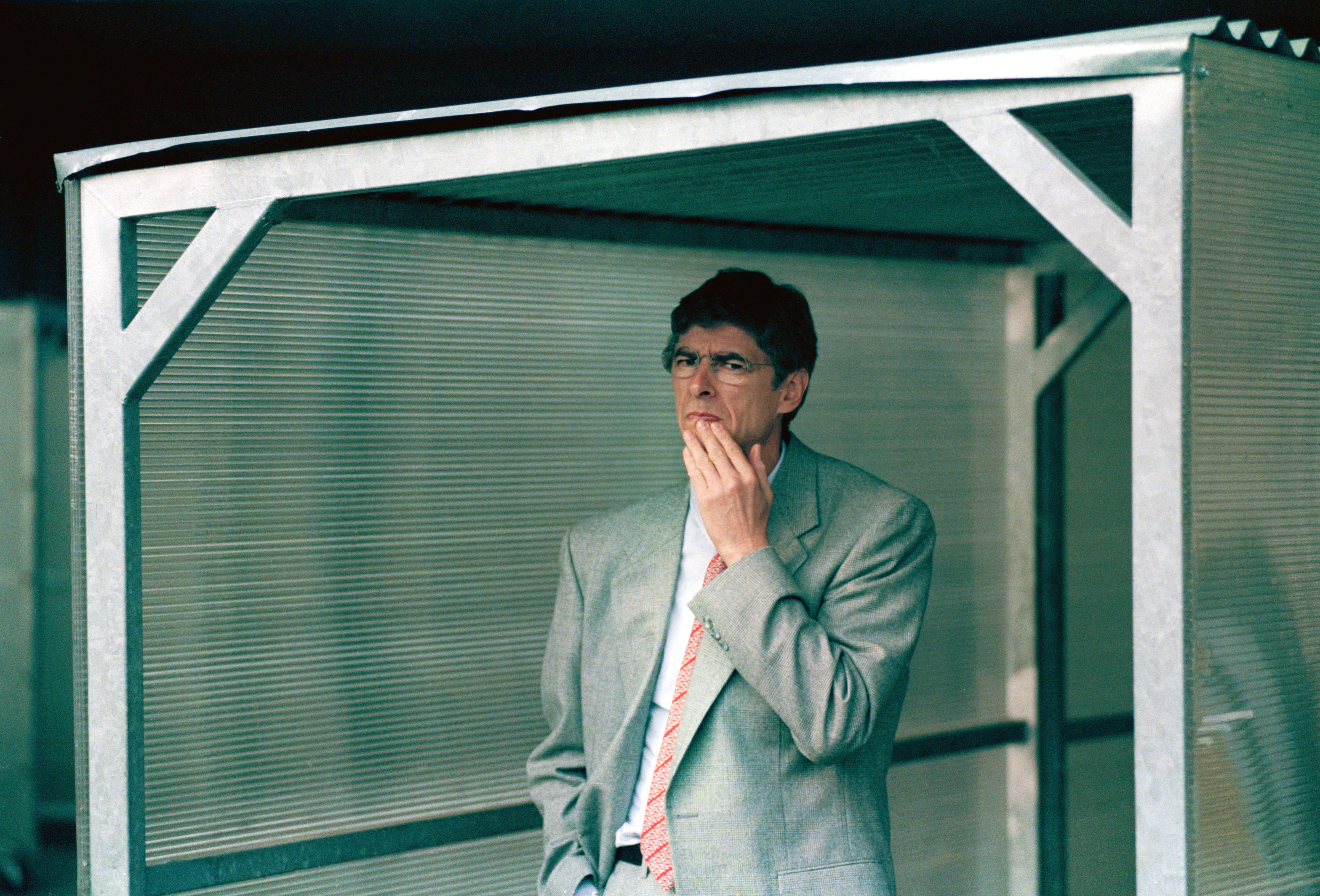 GERMANY: GERMANY: Arsenal manager Arsene Wenger looks on circa 1996. (Photo by Shaun Botterill/Getty Images)