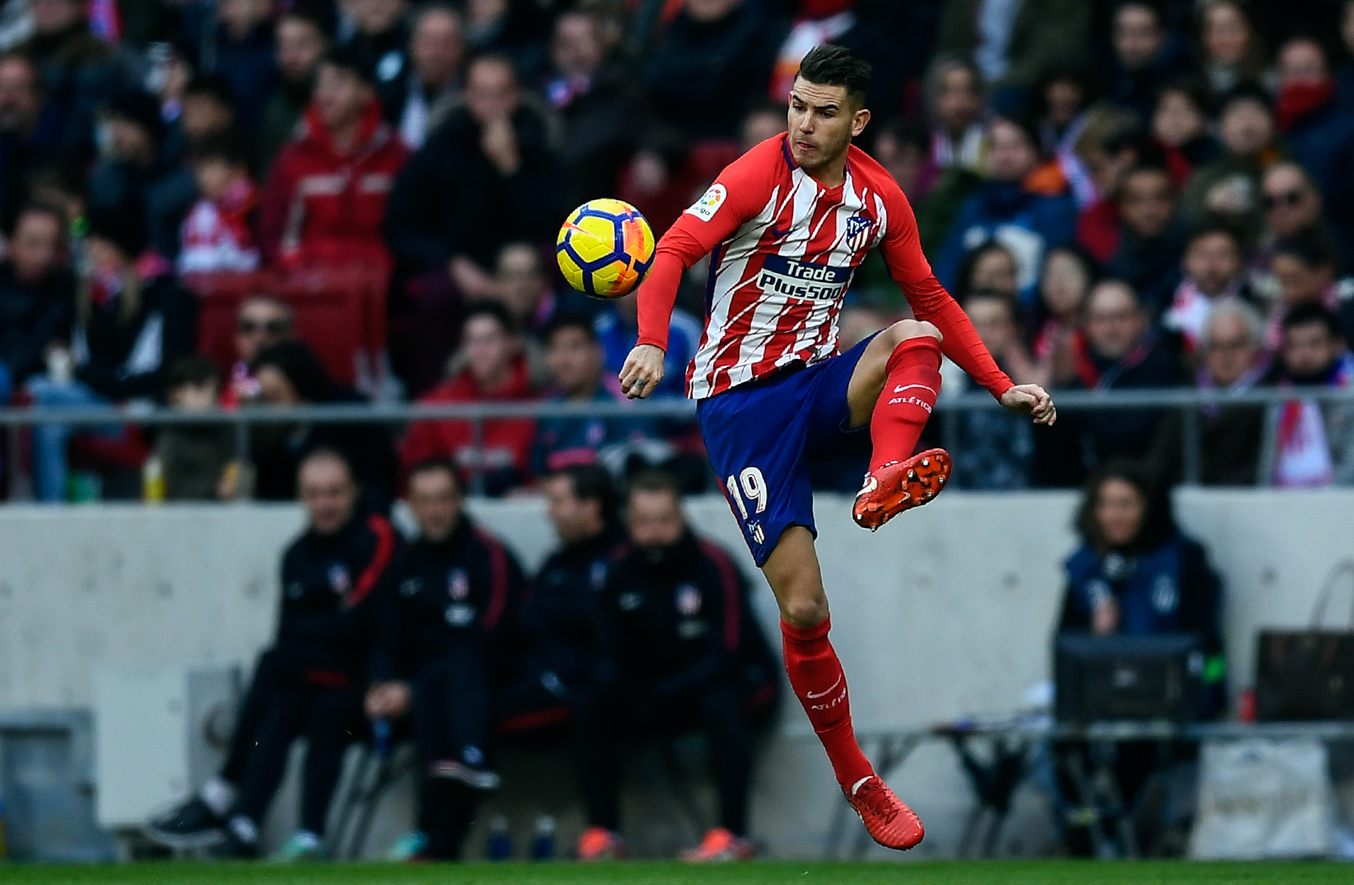 Atletico Madrid's French defender Lucas Hernandez controls the ball during the Spanish league football match between Club Atletico de Madrid and UD Las Palmas at the Wanda Metropolitano stadium in Madrid on January 28, 2018. / AFP PHOTO / OSCAR DEL POZO (Photo credit should read OSCAR DEL POZO/AFP/Getty Images)