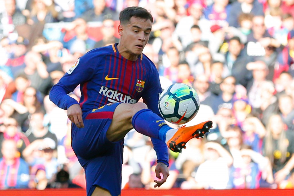 Barcelona's Brazilian midfielder Philippe Coutinho controls the ball during the Spanish League football match between FC Barcelona and Athletic Club Bilbao at the Camp Nou stadium in Barcelona on March 18, 2018. / AFP PHOTO / Pau Barrena (Photo credit should read PAU BARRENA/AFP/Getty Images)