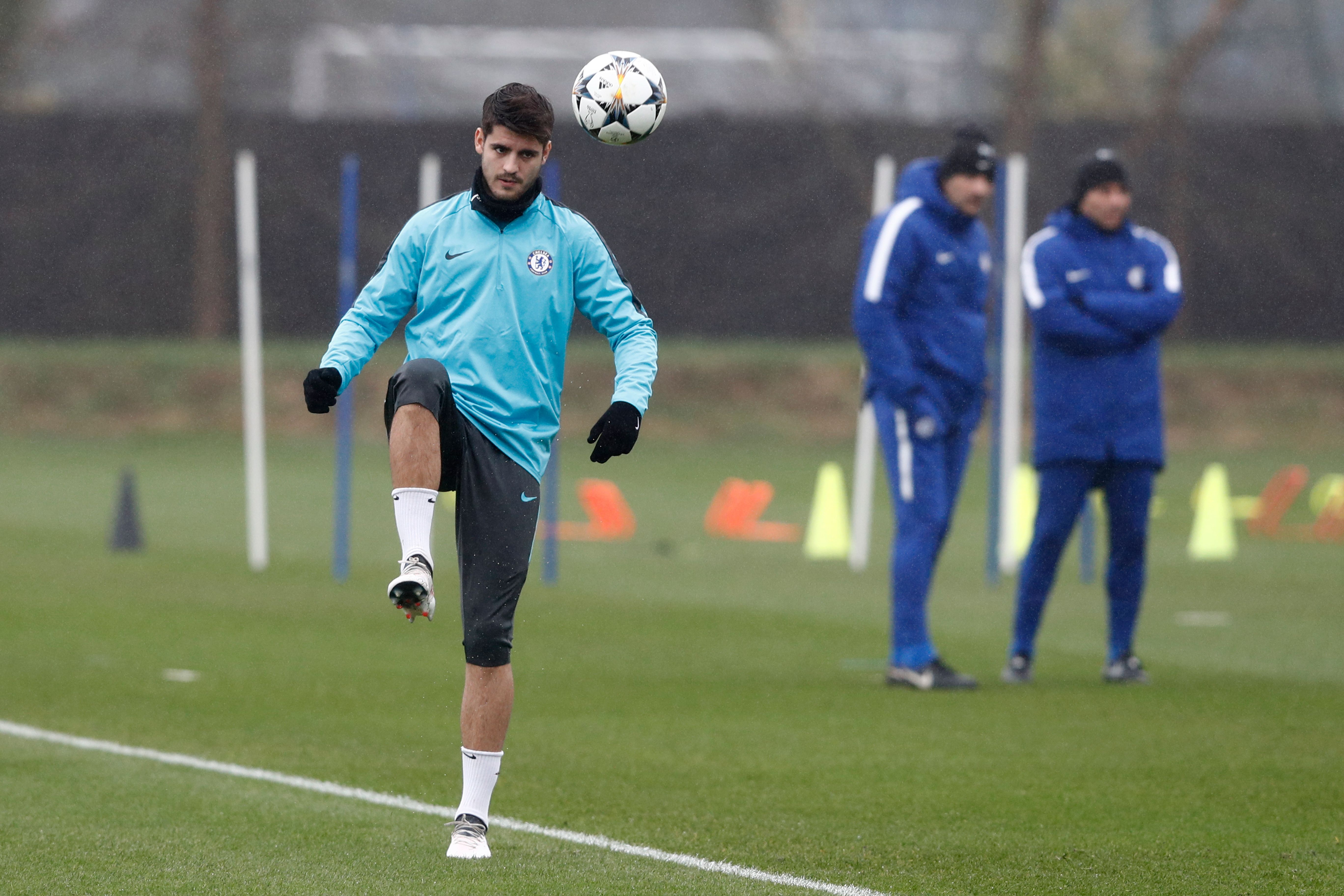 Chelsea's Spanish striker Alvaro Morata attends a team training session at Chelsea's Cobham training facility in Stoke D'Abernon, southwest of London on February 19, 2018, on the eve of their UEFA Champions League round of 16 football match against Barcelona. / AFP PHOTO / Adrian DENNIS (Photo credit should read ADRIAN DENNIS/AFP/Getty Images)