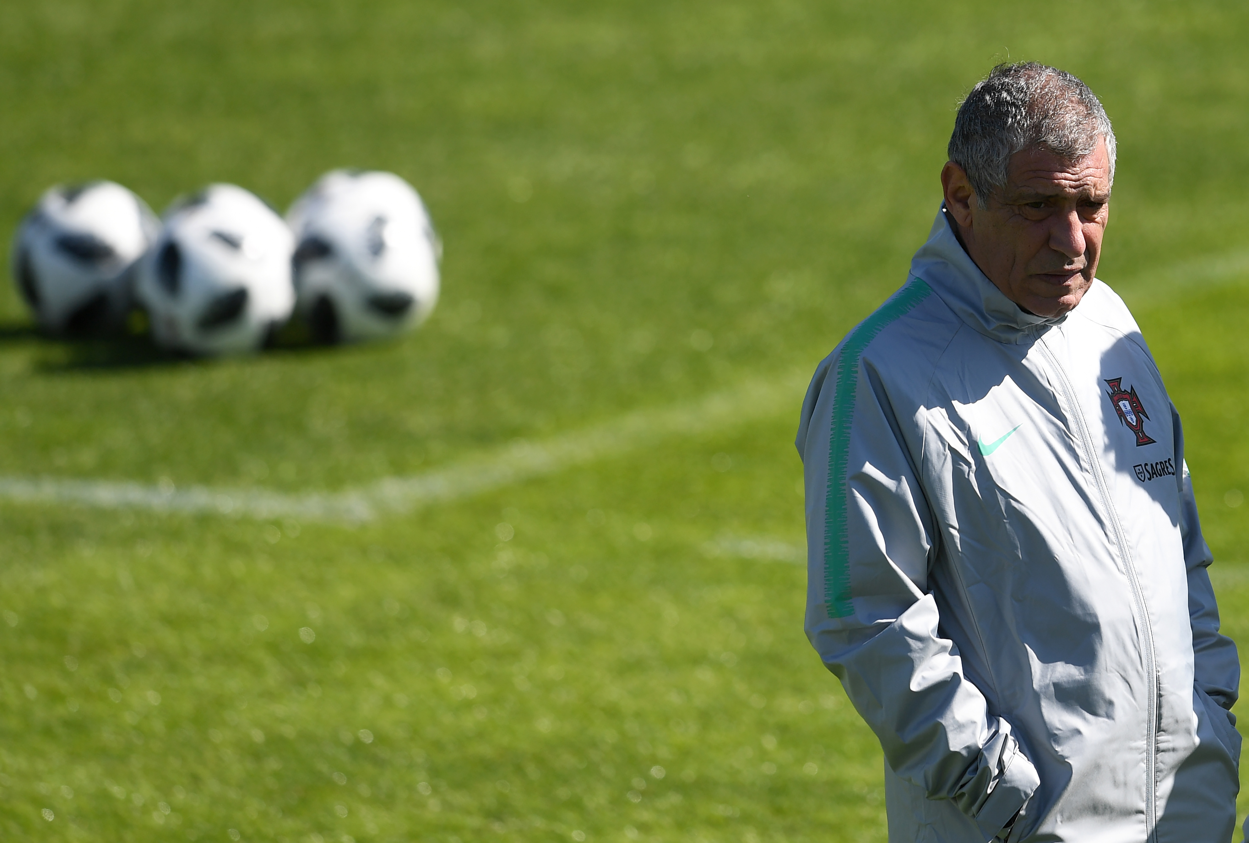 Portugal's coach Fernando Santos attends a training session at the training camp in Oeiras in the outskirts of Lisbon on March 22, 2018 on the eve of a friendly football match between Portugal and Egypt in Zurich. / AFP PHOTO / FRANCISCO LEONG (Photo credit should read FRANCISCO LEONG/AFP/Getty Images)