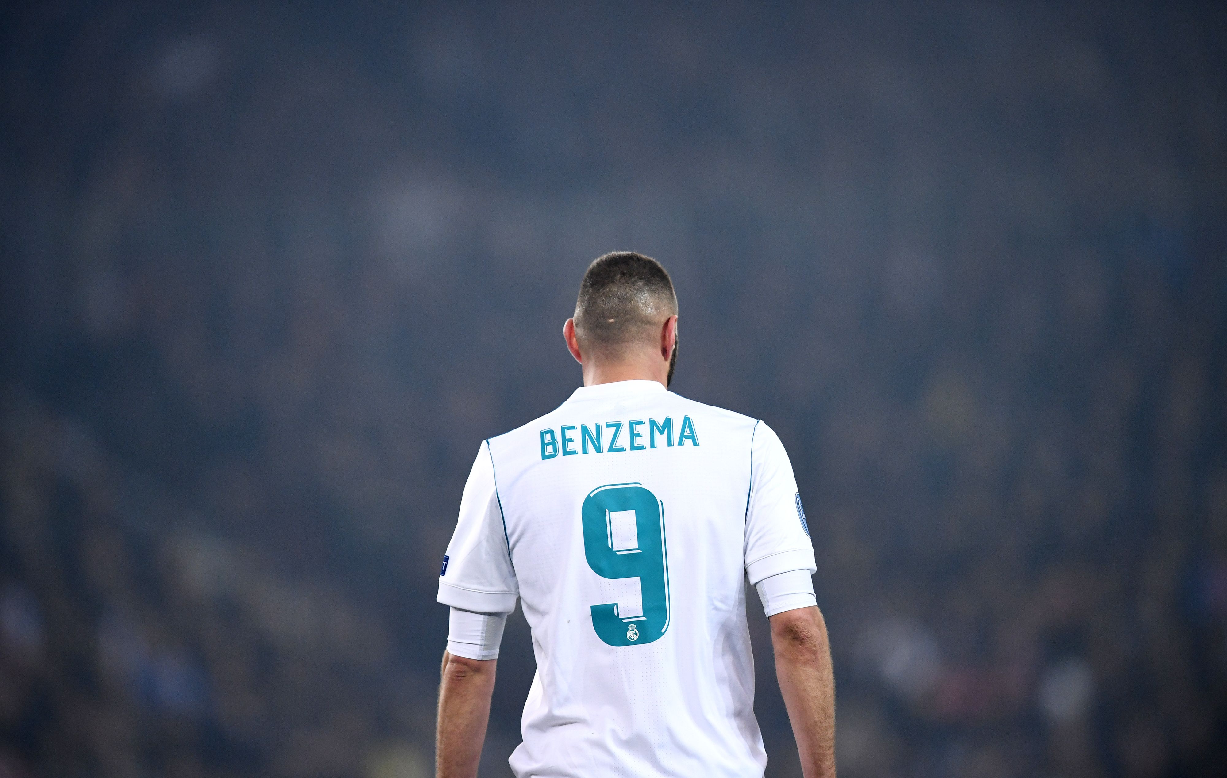 Real Madrid's French forward Karim Benzema is pictured during the UEFA Champions League round of 16 second leg football match between Paris Saint-Germain (PSG) and Real Madrid on March 6, 2018, at the Parc des Princes stadium in Paris. / AFP PHOTO / FRANCK FIFE (Photo credit should read FRANCK FIFE/AFP/Getty Images)