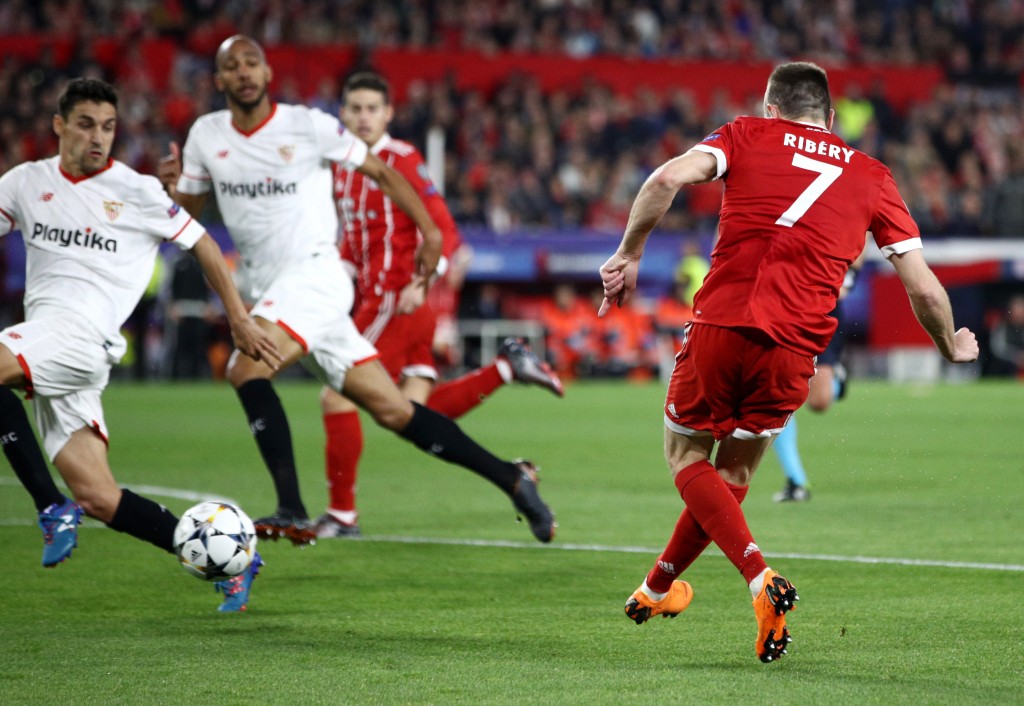 SEVILLE, SPAIN - APRIL 03: Franck Ribery of Bayern Muenchen shoots and his shot is deflected in by Jesus Navas of Sevilla for Bayern Muenchen first goal during the UEFA Champions League Quarter Final Leg One match between Sevilla FC and Bayern Muenchen at Estadio Ramon Sanchez Pizjuan on April 3, 2018 in Seville, Spain. (Photo by Adam Pretty/Getty Images)