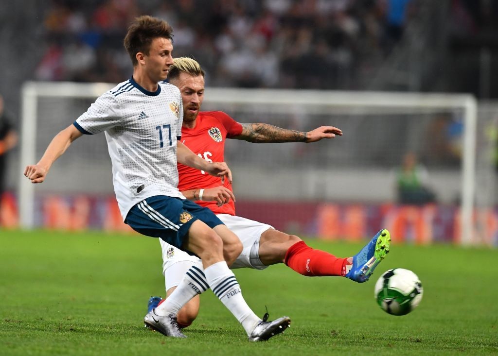 Aleksandr Golovin (l) will have a critical role to play (Photo: JOE KLAMAR/AFP/Getty Images)