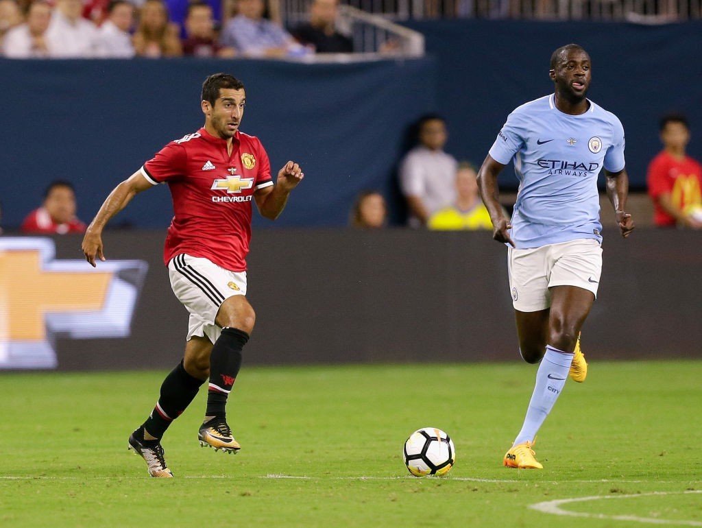 Set to pull on the red of Manchester United? (Photo courtesy - Bob Levey/Getty Images)