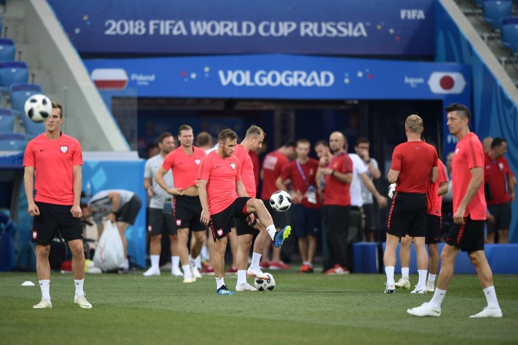 Poland's players attend a training session at the Volgograd arena in Volgograd on June 27, 2018 on the eve of their Russia 2018 World Cup Group H football match between Japan and Poland. (Photo by NICOLAS ASFOURI / AFP) (Photo credit should read NICOLAS ASFOURI/AFP/Getty Images)