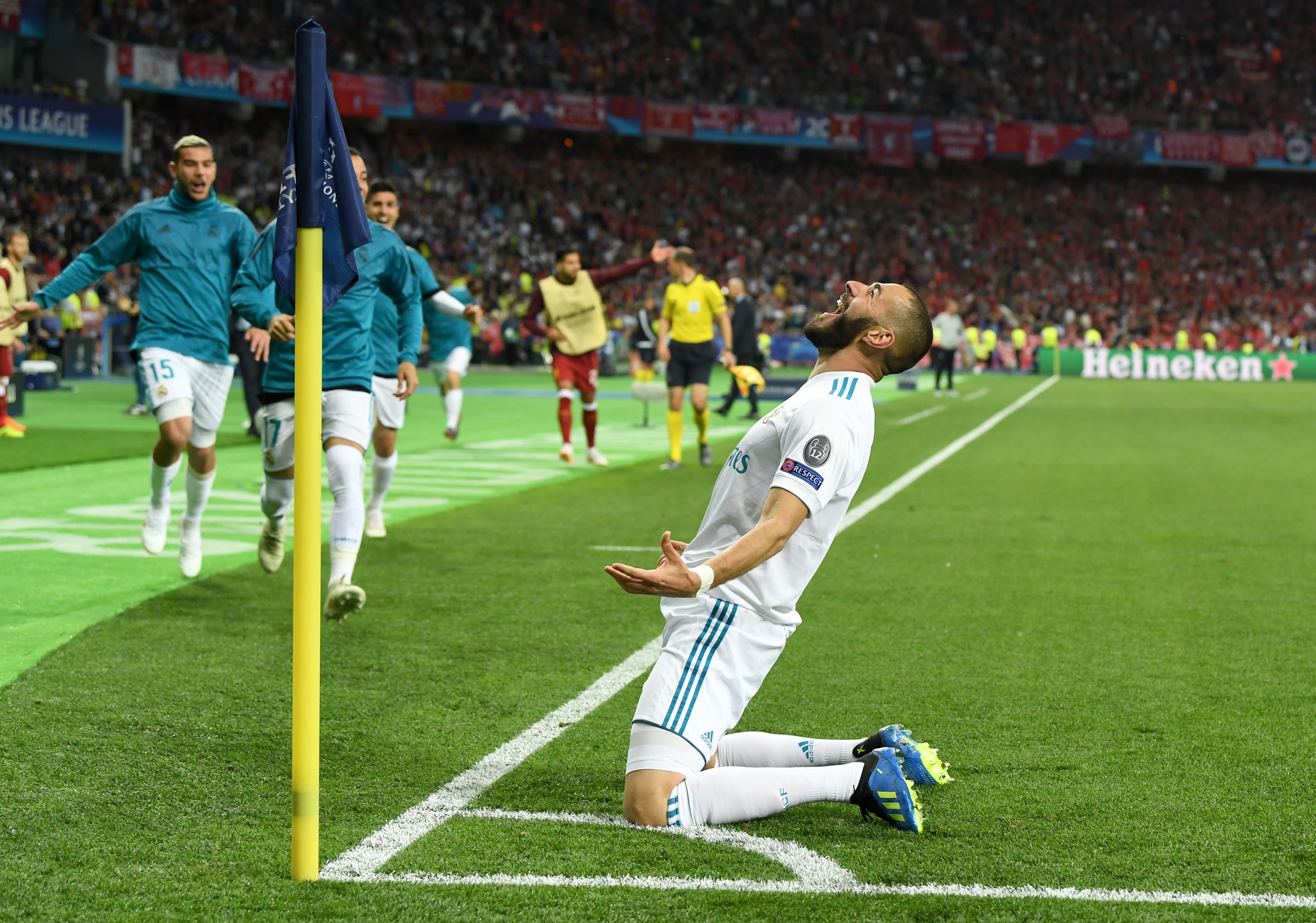 KIEV, UKRAINE - MAY 26: Karim Benzema of Real Madrid celebrates after scoring his sides first goal during the UEFA Champions League Final between Real Madrid and Liverpool at NSC Olimpiyskiy Stadium on May 26, 2018 in Kiev, Ukraine. (Photo by David Ramos/Getty Images)
