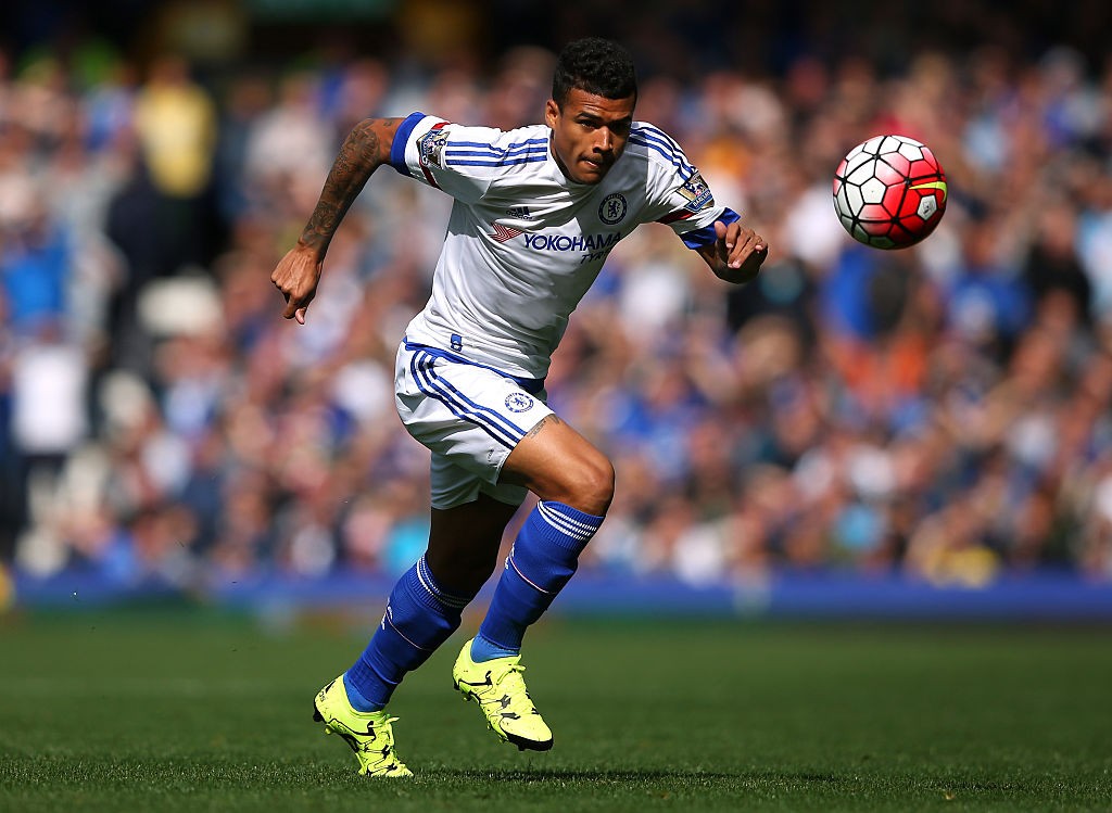 LIVERPOOL, ENGLAND - SEPTEMBER 12: Kenedy of Chelsea during the Barclays Premier League match between Everton and Chelsea at Goodison Park on September 12, 2015 in Liverpool, United Kingdom. (Photo by Alex Livesey/Getty Images)