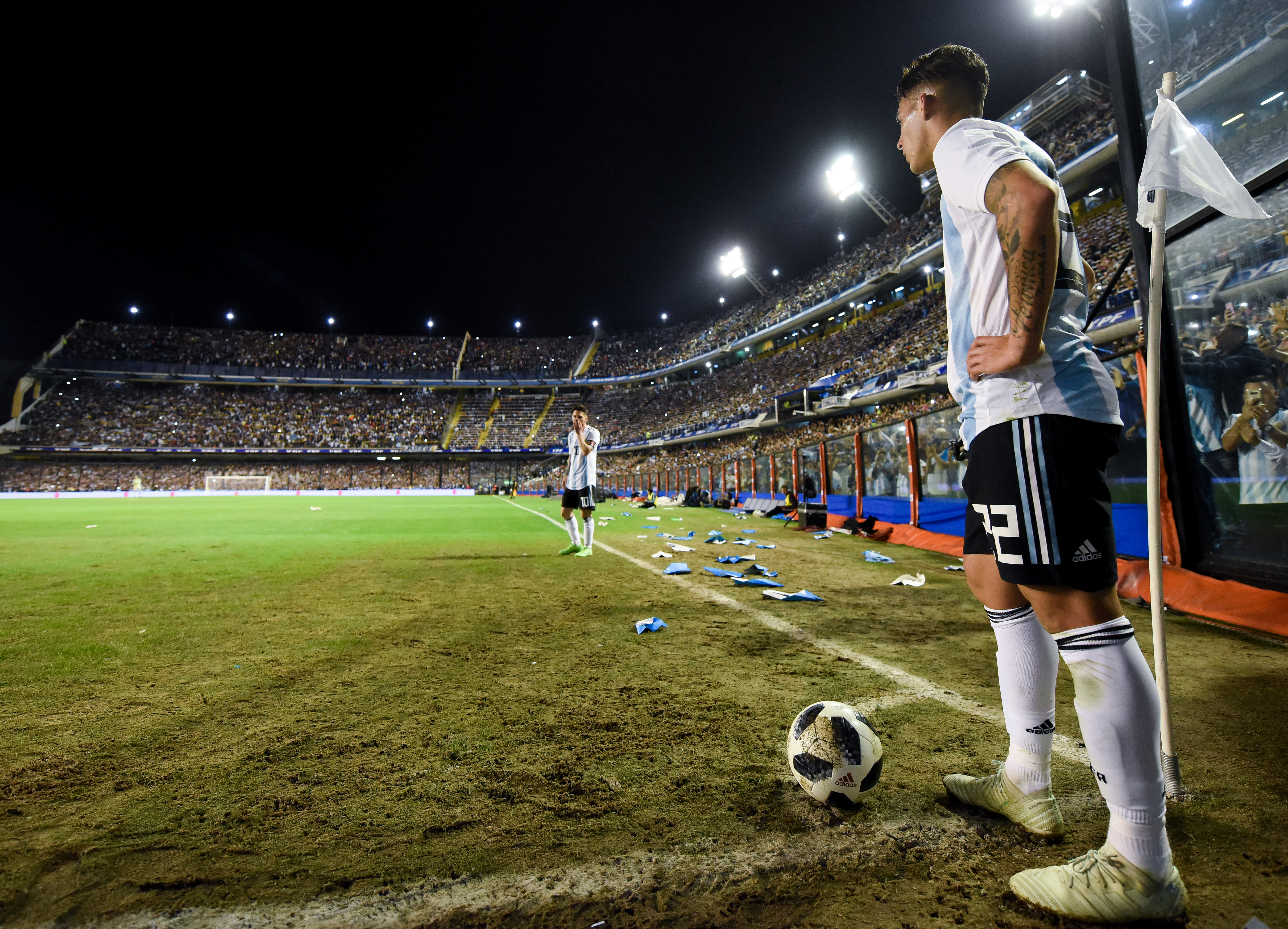 BUENOS AIRES, ARGENTINA - MAY 29:  Cristian Pavon of Argentina takes a corner during an international friendly match between Argentina and Haiti at Alberto J. Armando Stadium on May 29, 2018 in Buenos Aires, Argentina. (Photo by Marcelo Endelli/Getty Images)