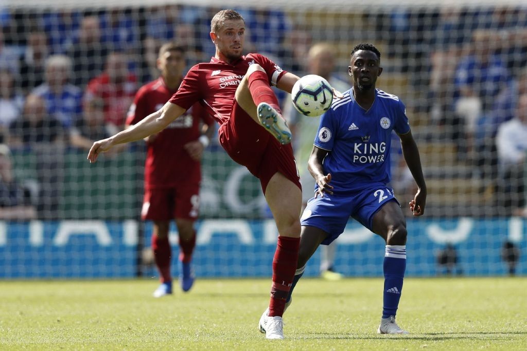 A difficult game for captain Henderson (Photo by ADRIAN DENNIS/AFP/Getty Images)