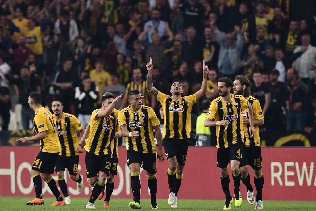 Can AEK Athens pull of an upset this week (Photo by Aris Messinis/AFP/Getty Images)