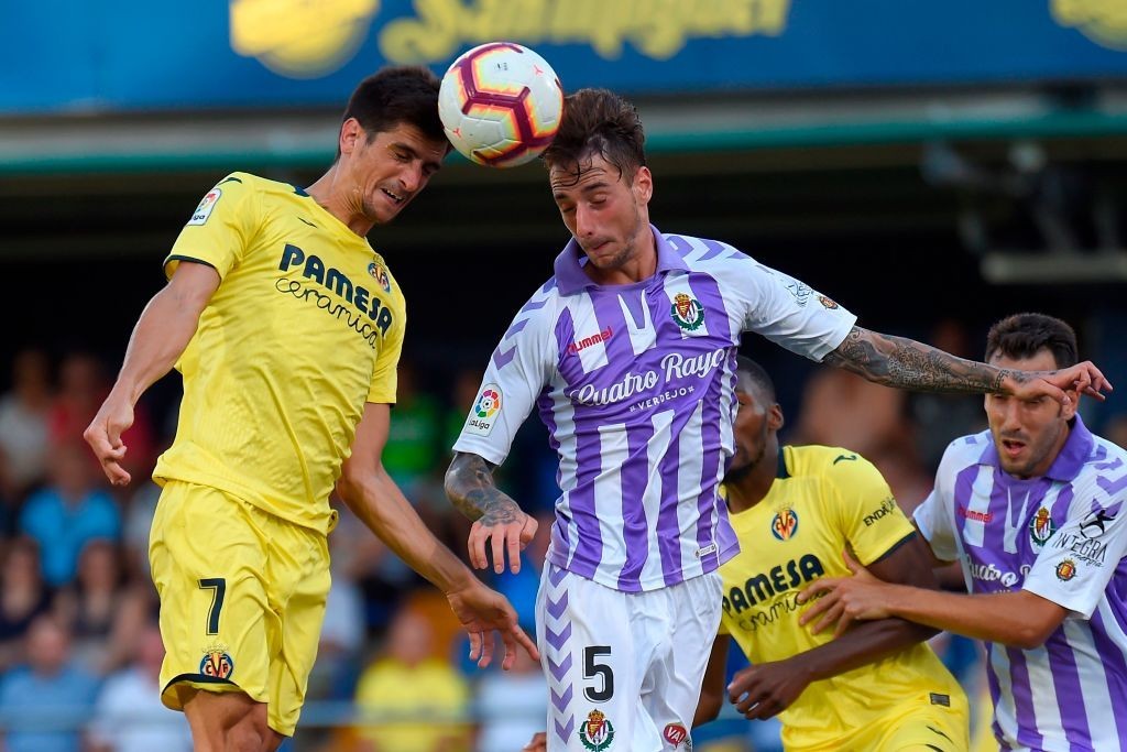 Fernando Calero (R) is a prime defensive target for Arsenal i the January window. (Photo courtesy: AFP/Getty)