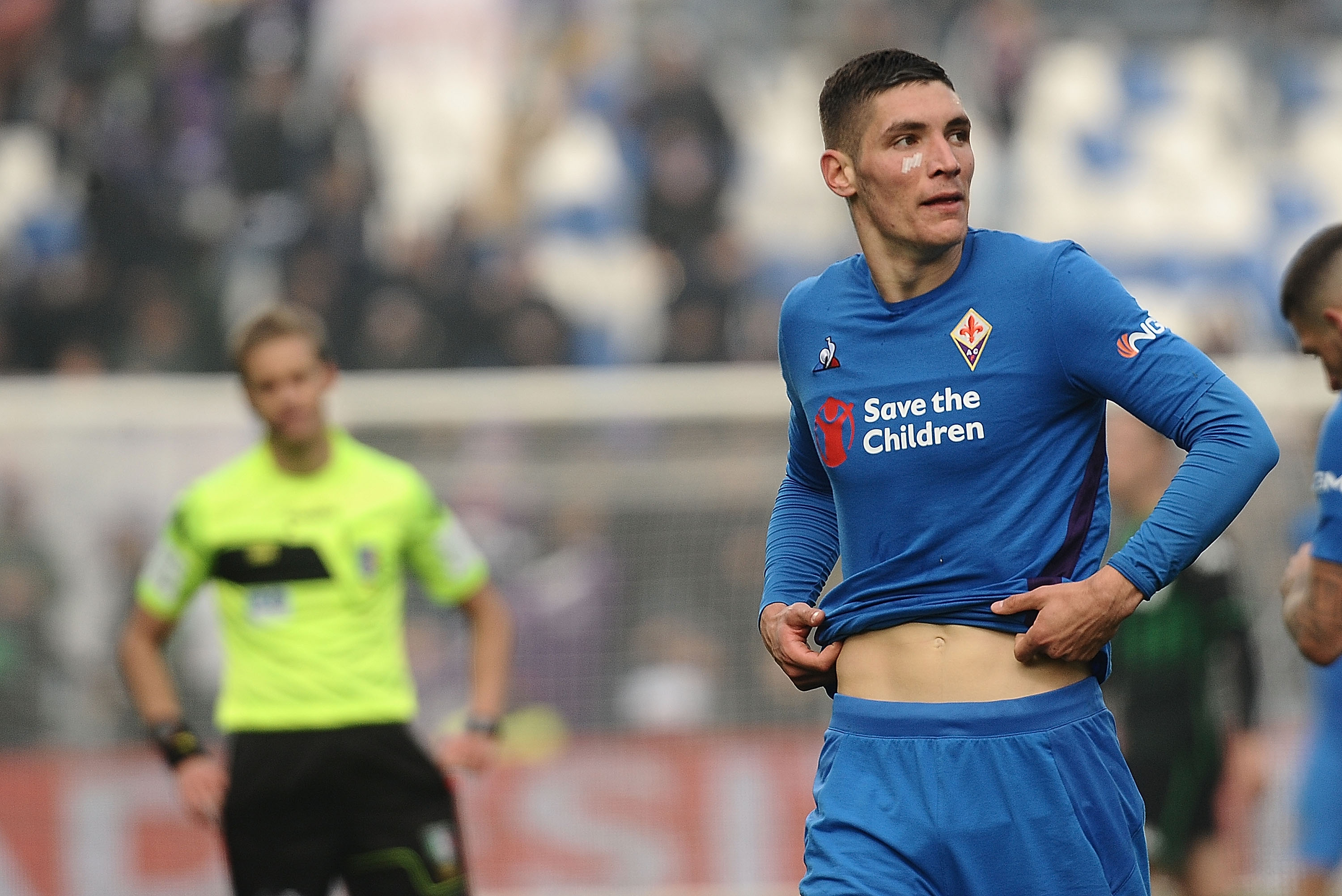 REGGIO NELL'EMILIA, ITALY - DECEMBER 09: Nikola Milenkovic of ACF Fiorentina reacts after being sent off during the Serie A match between US Sassuolo and ACF Fiorentina at Mapei Stadium - Citta' del Tricolore on December 9, 2018 in Reggio nell'Emilia, Italy. (Photo by Mario Carlini / Iguana Press/Getty Images)