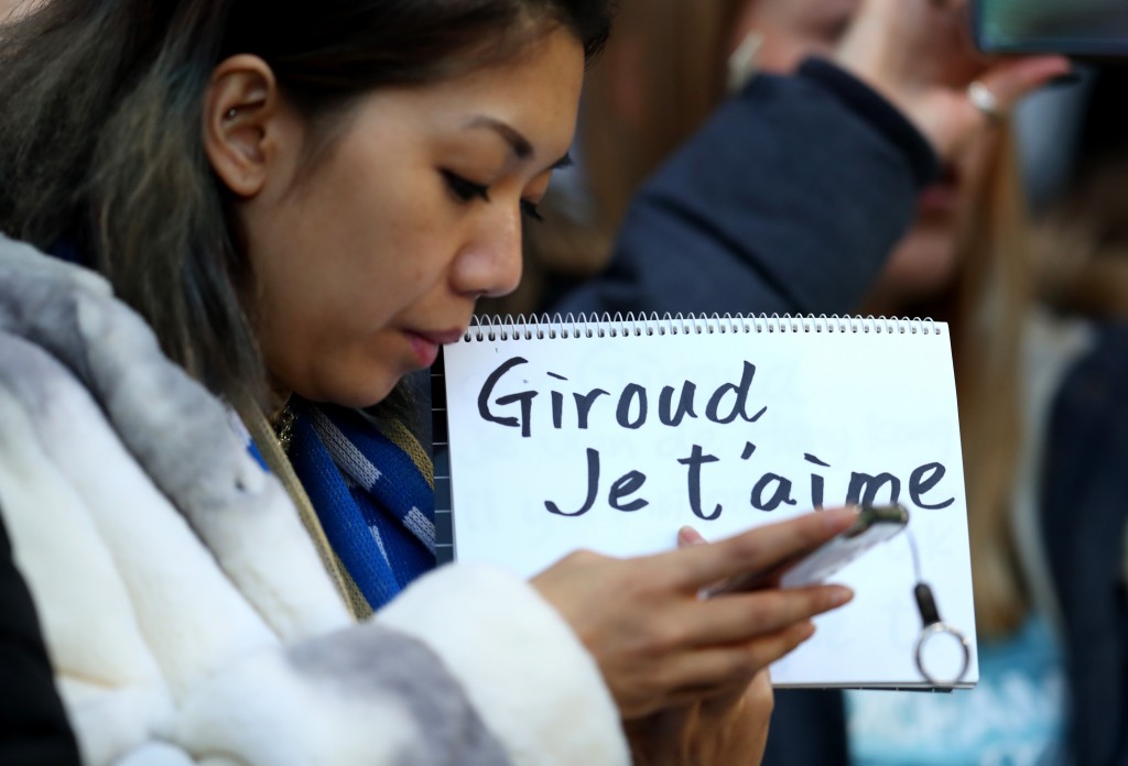 Time to repay the love and trust on the field, Giroud! (Picture Courtesy - AFP/Getty Images)
