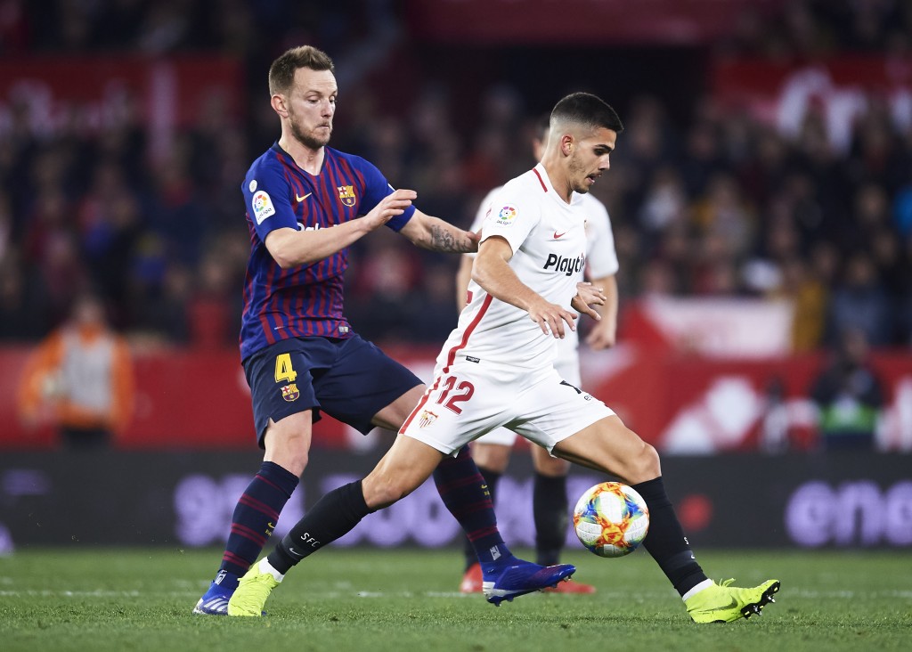 Rakitic was one of the few positives for Barcelona against Sevilla. (Photo by Aitor Alcalde/Getty Images)
