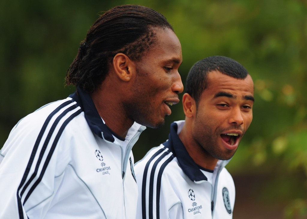 Drogba over Bergkamp for Cole (Photo by Mike Hewitt/Getty Images)