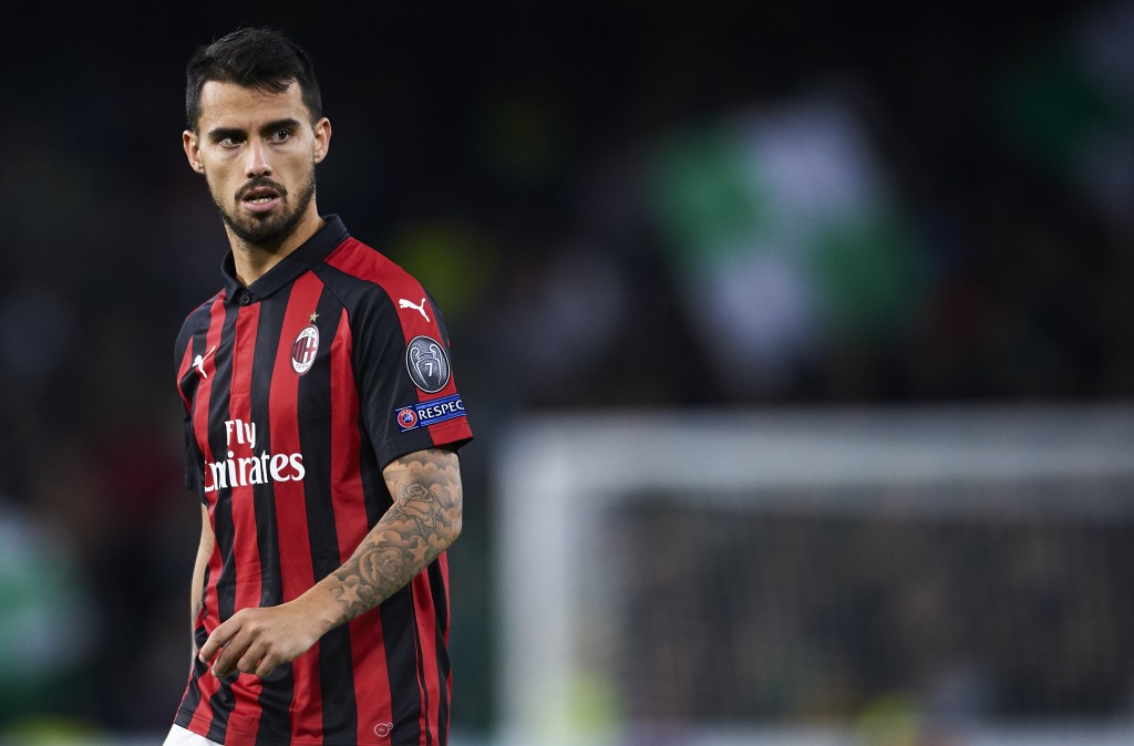 SEVILLE, SPAIN - NOVEMBER 08: Suso of AC Milan looks on during the UEFA Europa League Group F match between Real Betis and AC Milan at Estadio Benito Villamarin on November 8, 2018 in Seville, Spain. (Photo by Aitor Alcalde/Getty Images)
