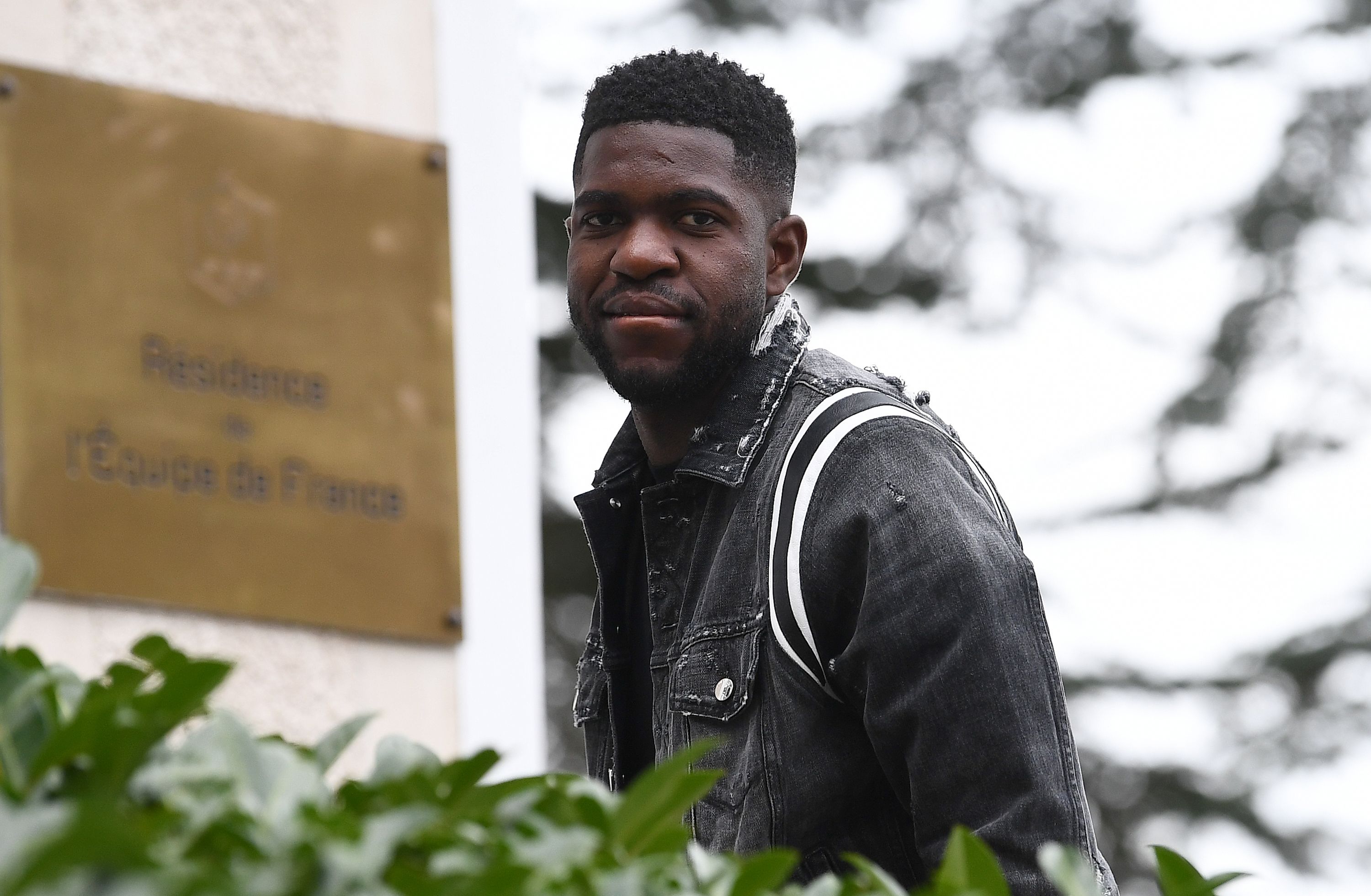 France's defender Samuel Umtiti arrives at the French national football team training base in Clairefontaine-en-Yvelines on March 18, 2019, as part of the team's preparation for the upcoming qualification Euro-2020 football matches against Moldavia and Island. (Photo by FRANCK FIFE / AFP) (Photo credit should read FRANCK FIFE/AFP/Getty Images)