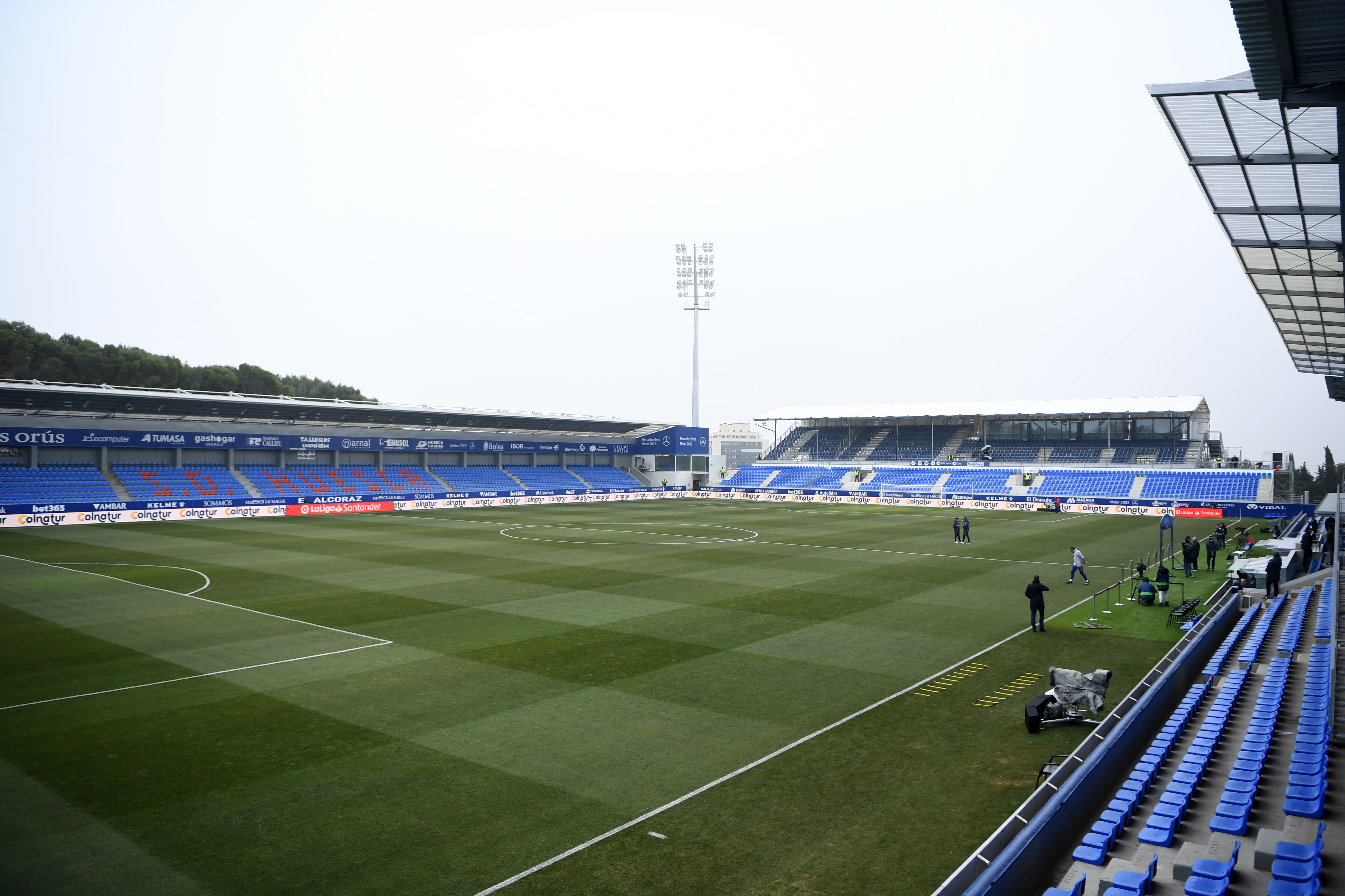 HUESCA, SPAIN - JANUARY 19: General view inside the stadium prior to the La Liga match between SD Huesca and Club Atletico de Madrid at Estadio El Alcoraz on January 19, 2019 in Huesca, Spain. (Photo by David Ramos/Getty Images)