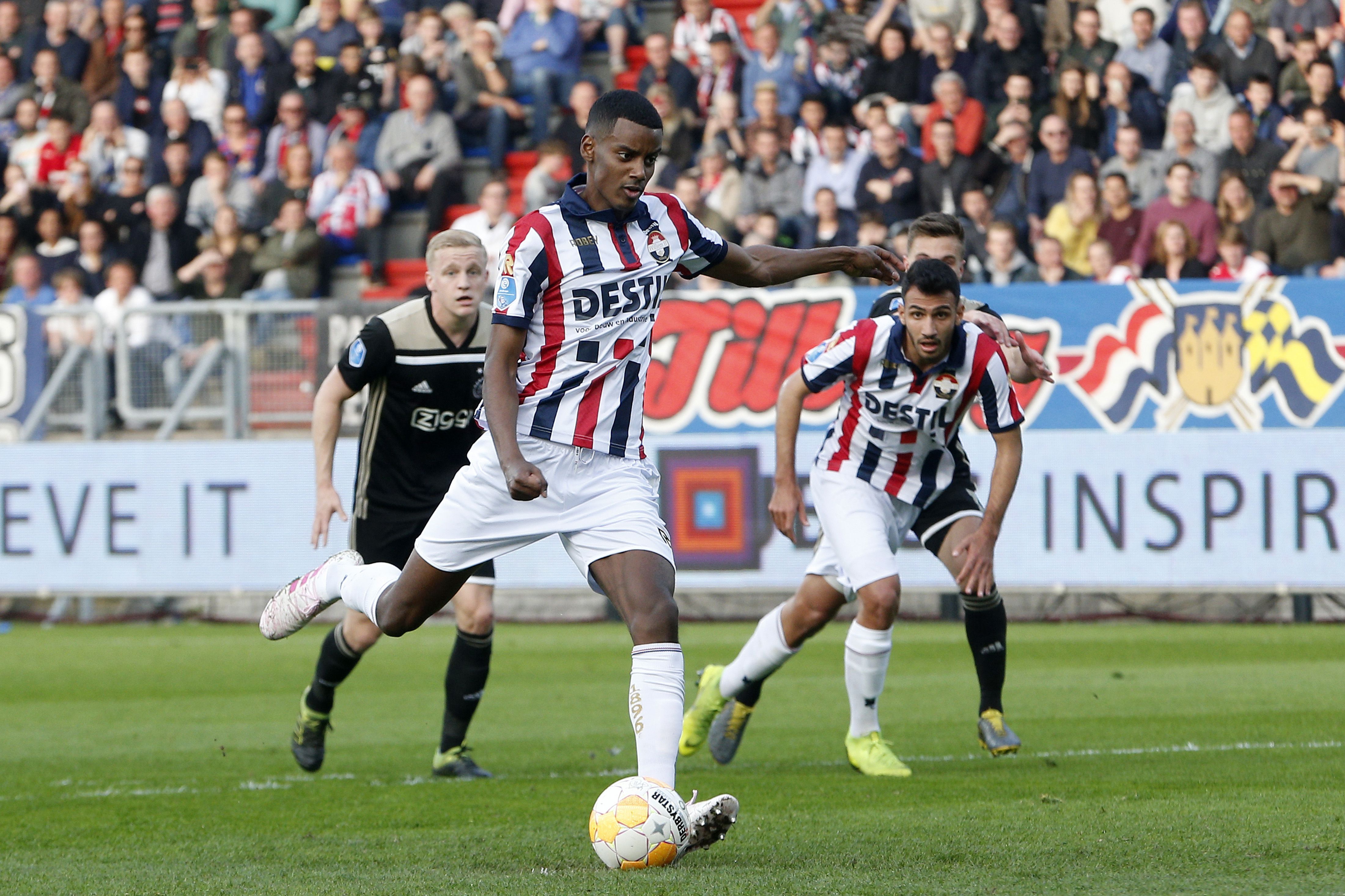 Alexxander Isak is attracting interest fromManchester City. (photo courtesy: AFP/Getty)