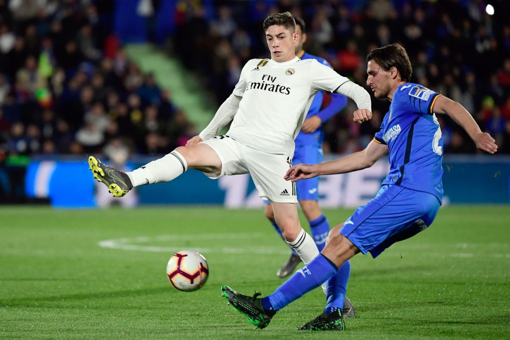 A difficult outing for the young Valverde (Photo credit should read JAVIER SORIANO/AFP/Getty Images)