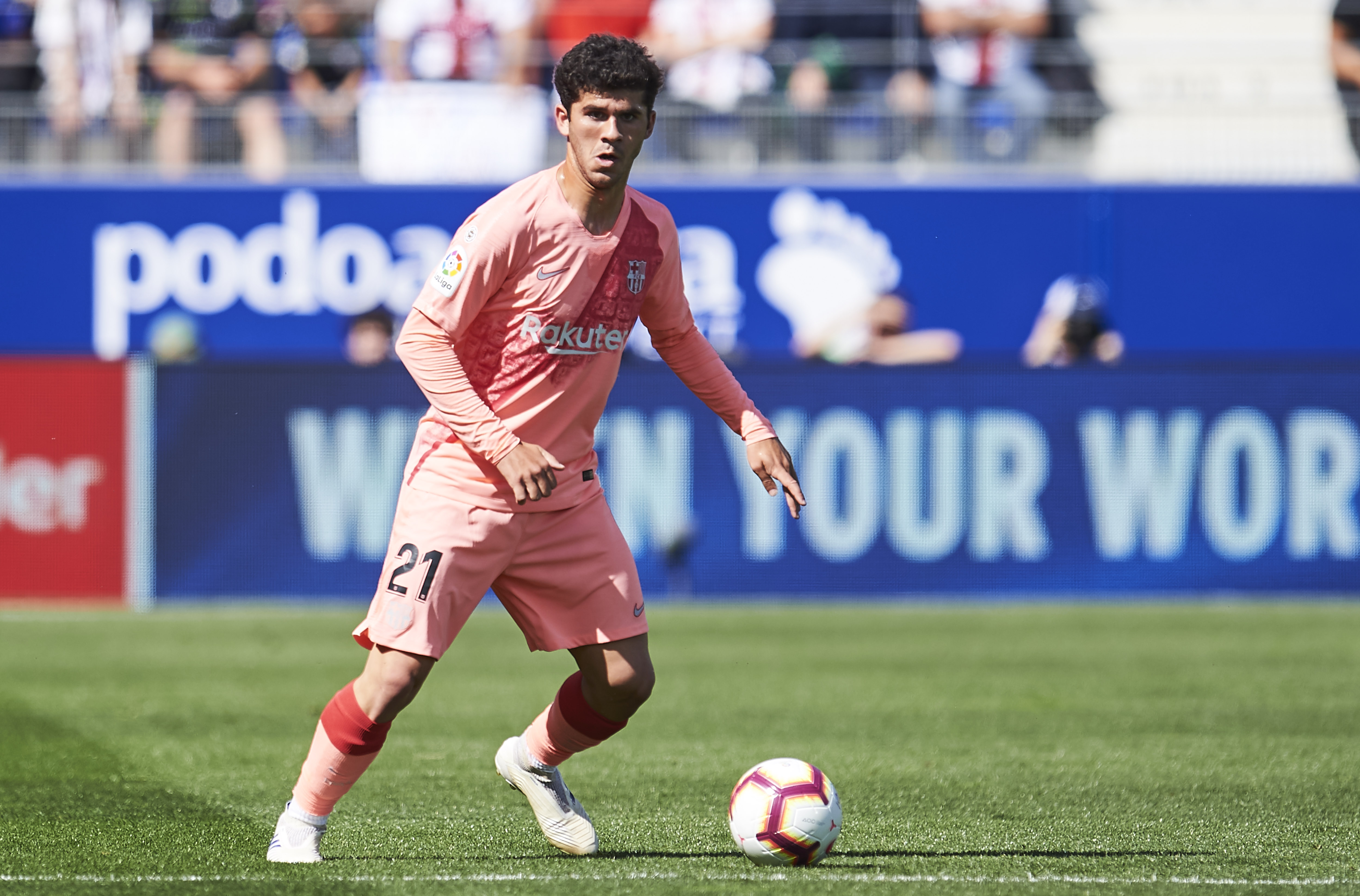 HUESCA, SPAIN - APRIL 13: Carlos Alena of FC Barcelona in action during the La Liga match between SD Huesca and FC Barcelona at Estadio El Alcoraz on April 13, 2019 in Huesca, Spain. (Photo by Juan Manuel Serrano Arce/Getty Images)