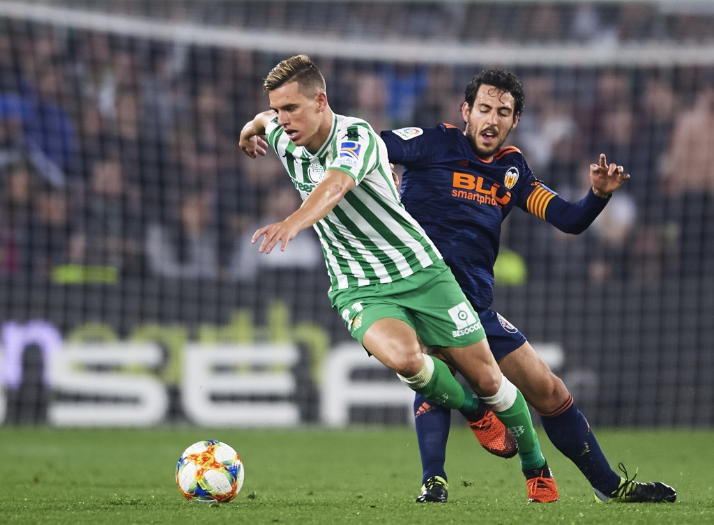 Swerving through the crowd, Giovani Lo Celso has grabbed eyeballs after a stellar 2018-19 campaign. (Picture Courtesy - AFP/Getty Images)