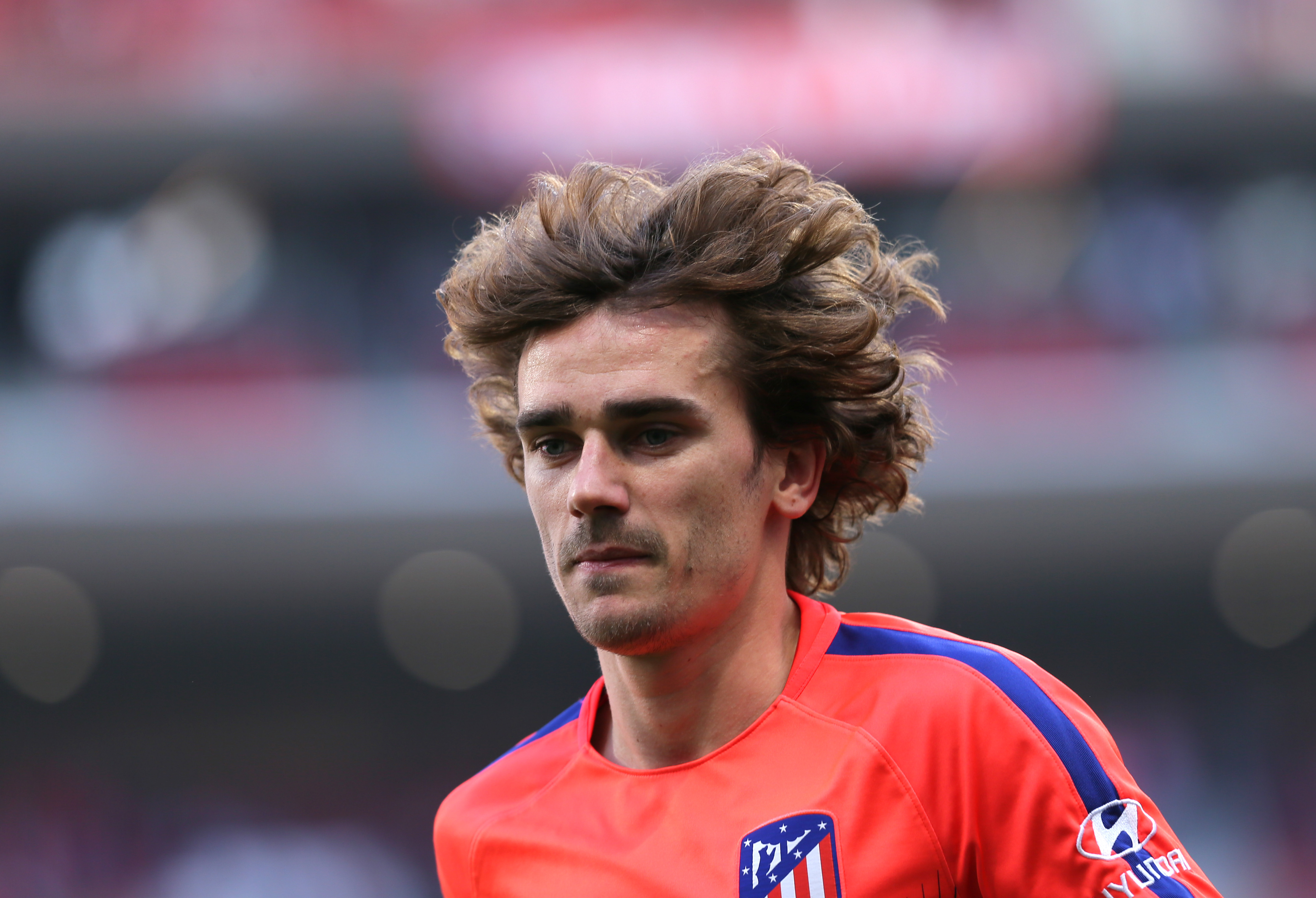 MADRID, SPAIN - APRIL 27: Antoine Griezmann of Atletico Madrid warms up during the La Liga match between Club Atletico de Madrid and Real Valladolid CF at Wanda Metropolitano on April 27, 2019 in Madrid, Spain. (Photo by Gonzalo Arroyo Moreno/Getty Images)