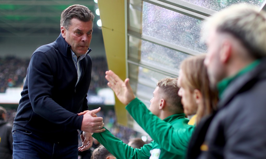 MOENCHENGLADBACH, GERMANY - MAY 04: Head coach Dieter Hecking of Moenchengladbach is seen prior to the Bundesliga match between Borussia Moenchengladbach and TSG 1899 Hoffenheim at Borussia-Park on May 04, 2019 in Moenchengladbach, Germany. (Photo by Lars Baron/Bongarts/Getty Images)