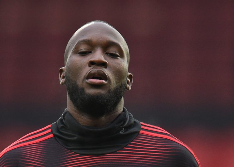 Barcelona considering Romelu Lukaku loan swoop.