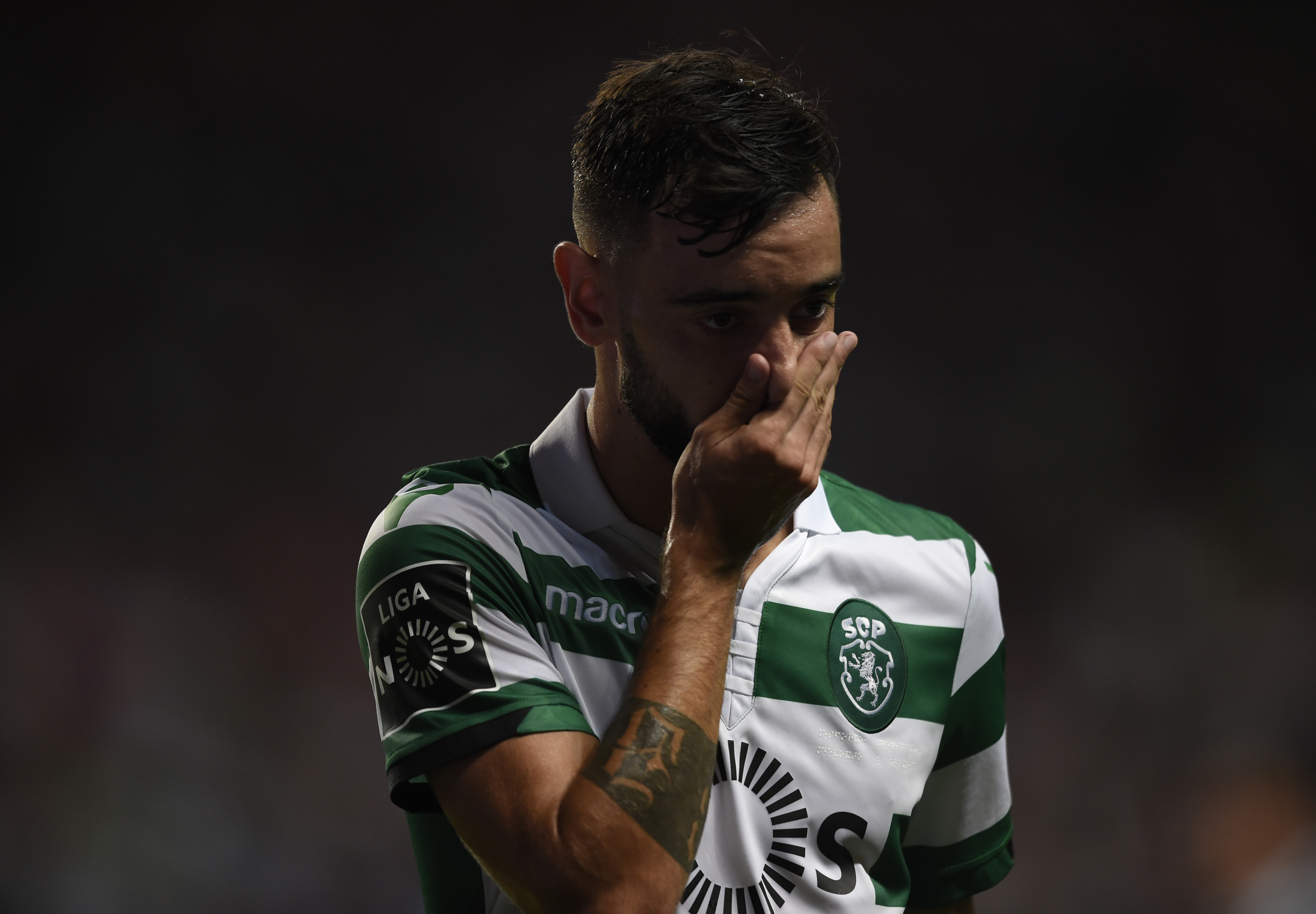 Sporting's Portuguese midfielder Bruno Fernandes reacts during the Portuguese league football match between SC Braga and Sporting CP at the Municipal stadium of Braga on September 24, 2018. (Photo by MIGUEL RIOPA / AFP) (Photo credit should read MIGUEL RIOPA/AFP/Getty Images)