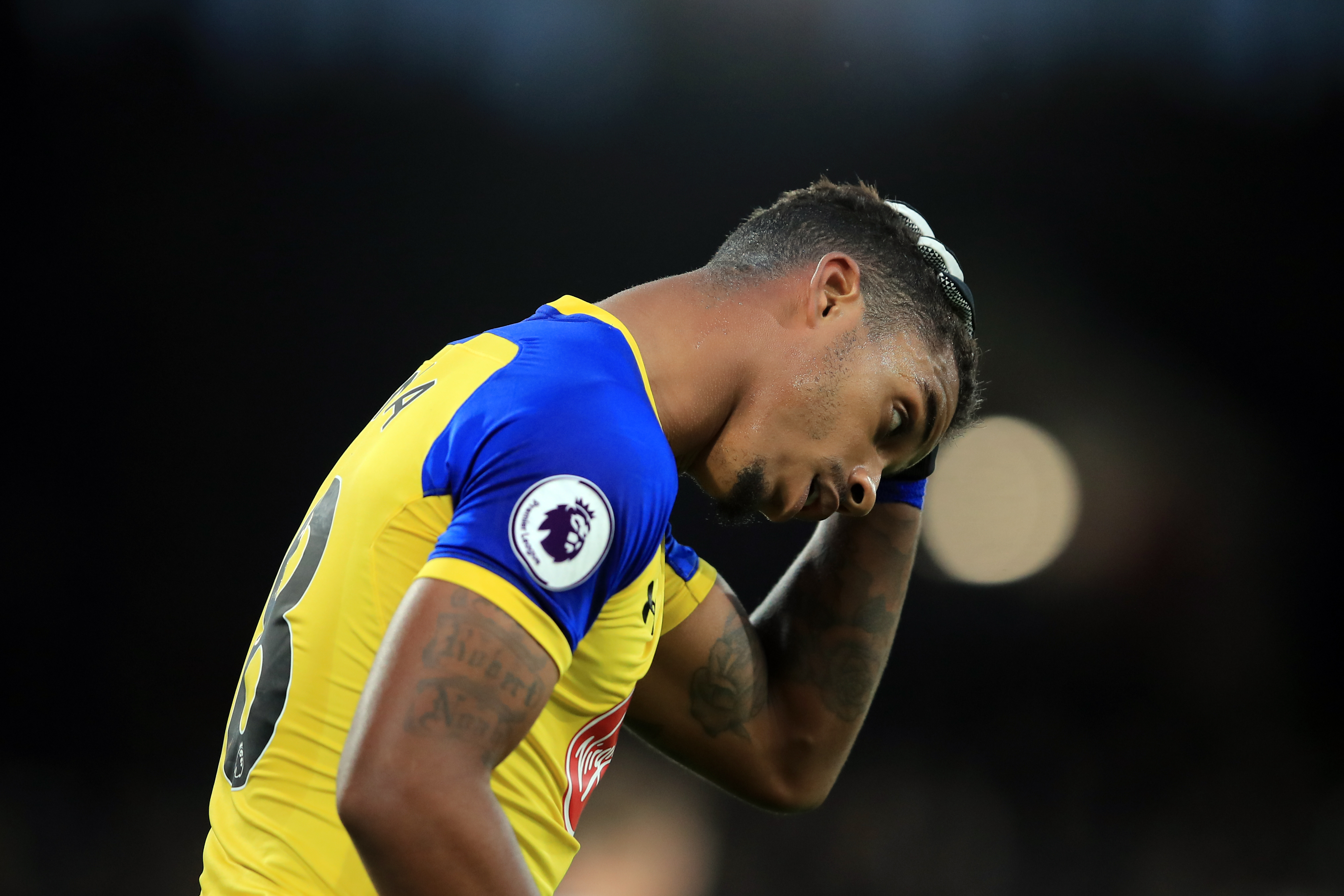 LONDON, ENGLAND - NOVEMBER 24: Mario Lemina of Southampton during the Premier League match between Fulham FC and Southampton FC at Craven Cottage on November 24, 2018 in London, United Kingdom. (Photo by Marc Atkins/Getty Images)